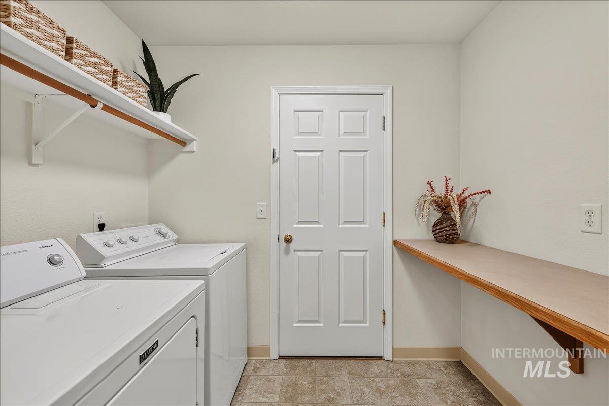 2356 W Hill Road, Boise, Idaho 83702, 3 Bedrooms, 2 Bathrooms, Residential For Sale, Price $525,000,MLS 98998929