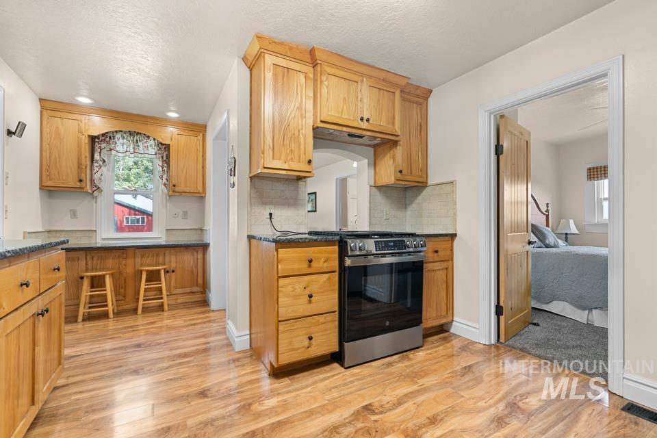 6500 SE 10th Avenue, Caldwell, Idaho 83607, 4 Bedrooms, 2 Bathrooms, Farm & Ranch For Sale, Price $899,900, 98998930