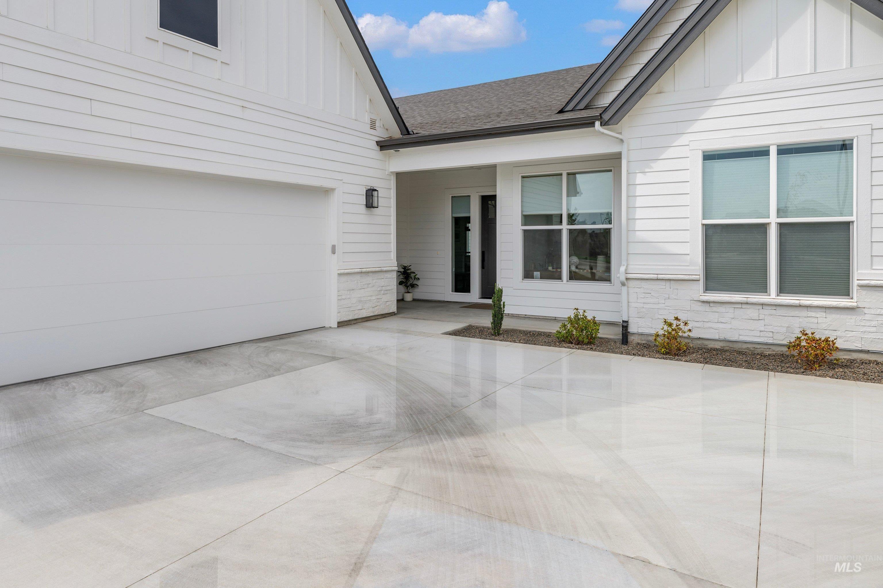 9697 S Coopers Hawk Way, Nampa, Idaho 83686, 4 Bedrooms, 2.5 Bathrooms, Residential For Sale, Price $919,900,MLS 98998931
