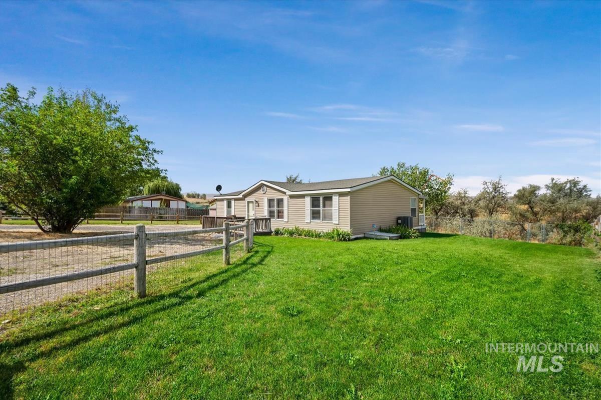 6321 Shari Hill, Marsing, Idaho 83639, 3 Bedrooms, 2 Bathrooms, Residential For Sale, Price $324,900,MLS 98998932