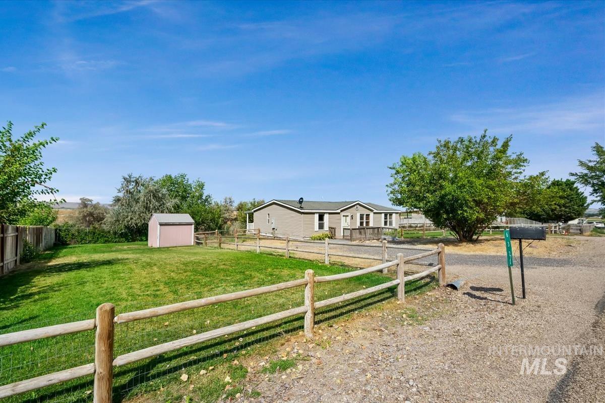 6321 Shari Hill, Marsing, Idaho 83639, 3 Bedrooms, 2 Bathrooms, Residential For Sale, Price $324,900,MLS 98998932