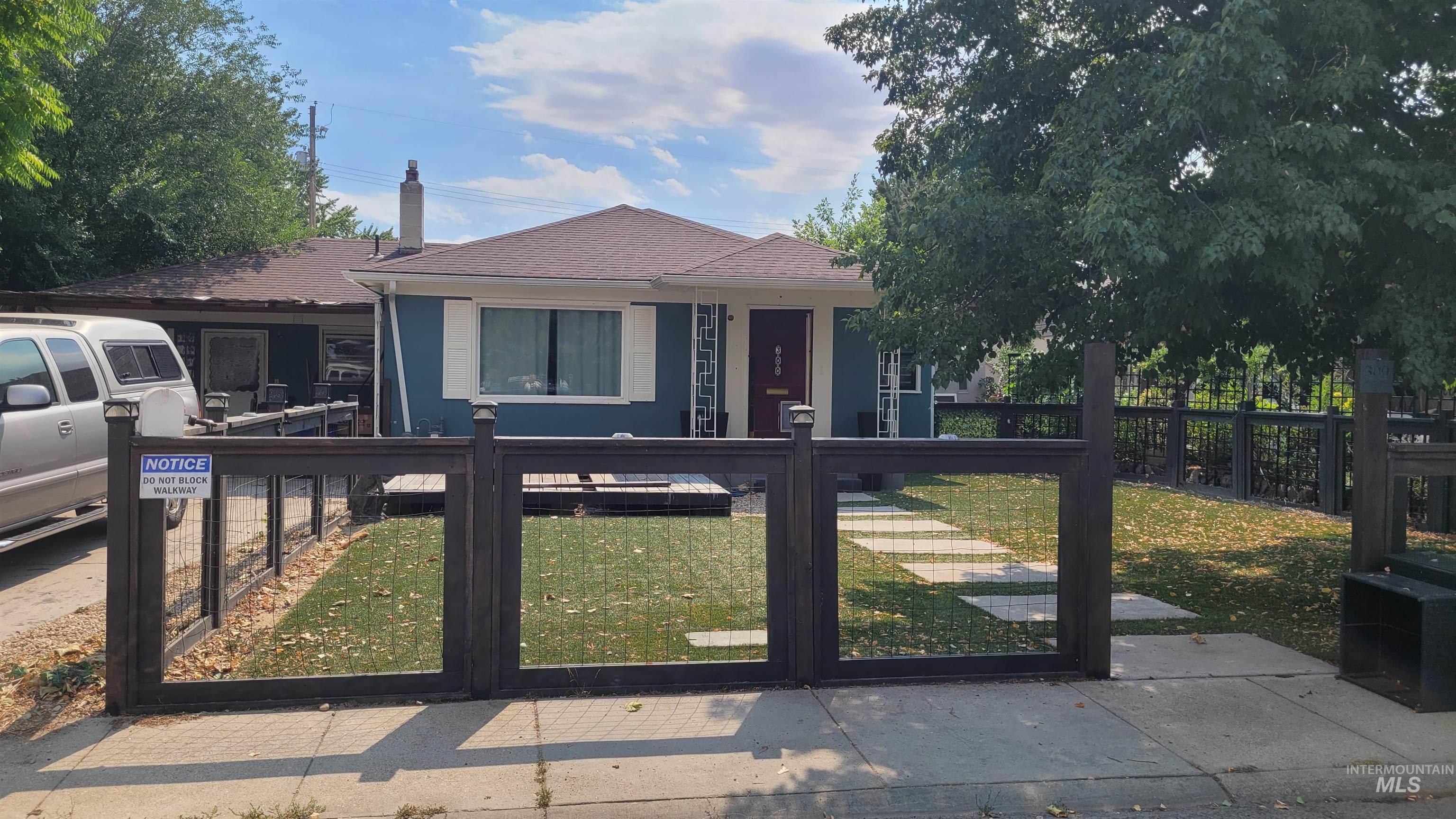 300 N Hot Springs St, Boise, Idaho 83712, 2 Bedrooms, 1 Bathroom, Residential For Sale, Price $689,000,MLS 98998934