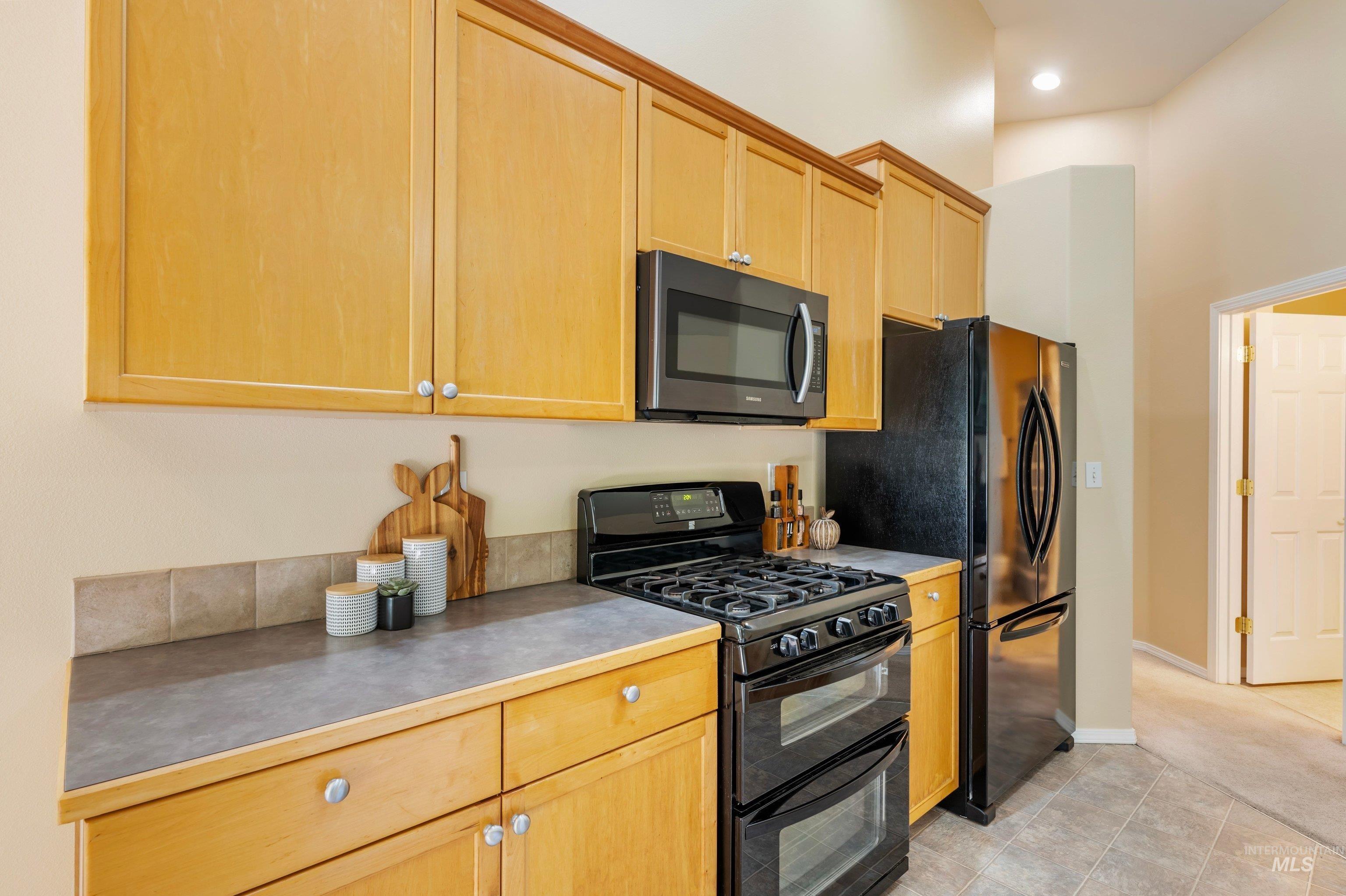 5058 Partagas Ave, Boise, Idaho 83703, 2 Bedrooms, 2 Bathrooms, Residential For Sale, Price $369,900,MLS 98998935