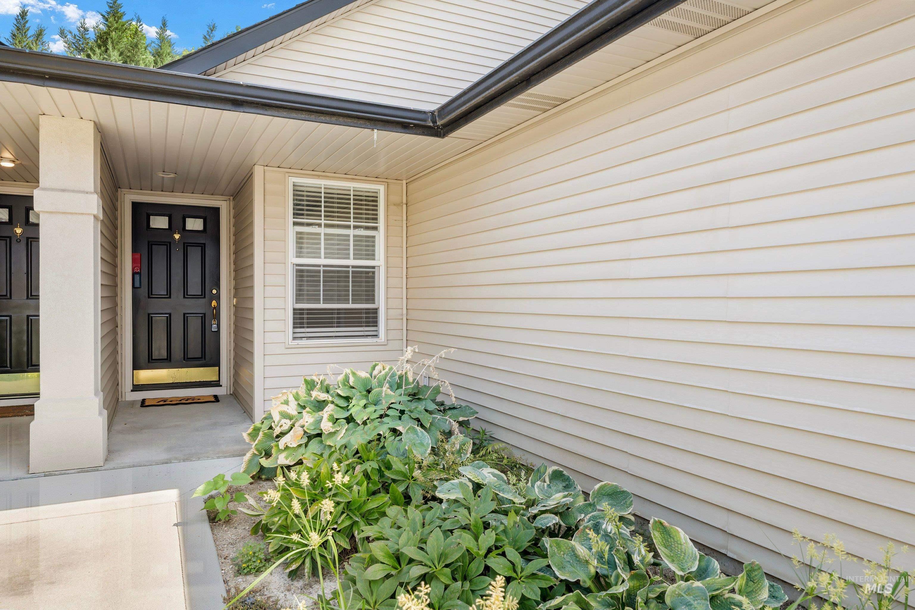 5058 Partagas Ave, Boise, Idaho 83703, 2 Bedrooms, 2 Bathrooms, Residential For Sale, Price $369,900,MLS 98998935