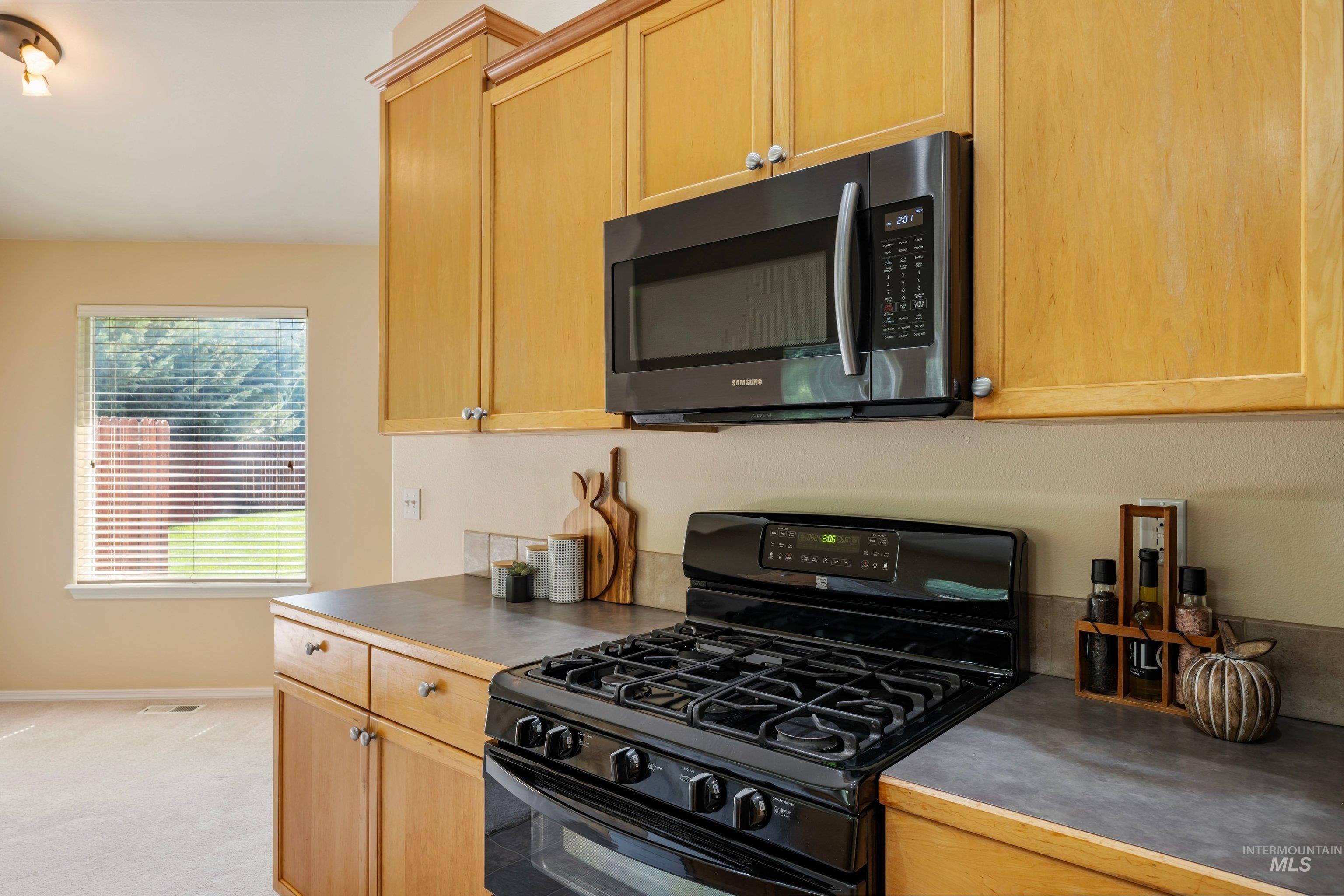 5058 Partagas Ave, Boise, Idaho 83703, 2 Bedrooms, 2 Bathrooms, Residential For Sale, Price $369,900,MLS 98998935