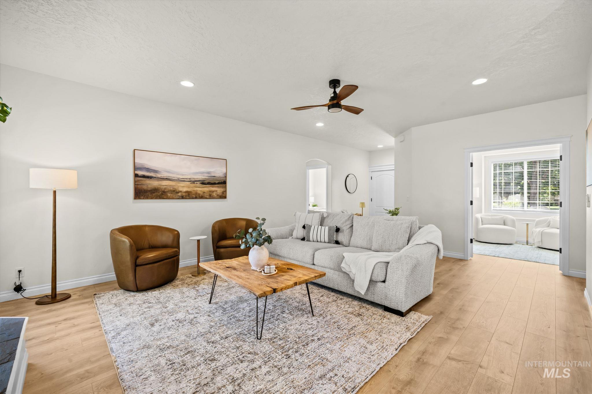 2818 E Shadowview, Eagle, Idaho 83616, 4 Bedrooms, 2 Bathrooms, Residential For Sale, Price $619,995,MLS 98998936