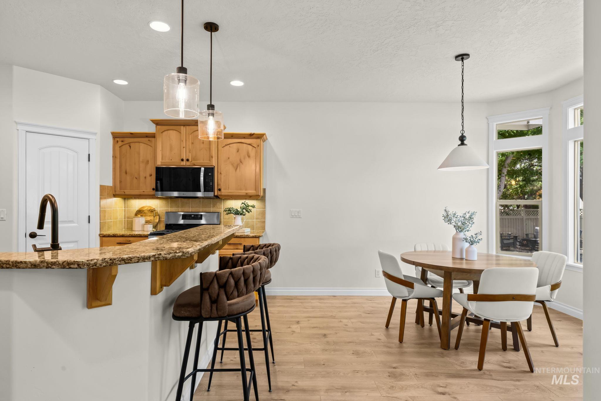 2818 E Shadowview, Eagle, Idaho 83616, 4 Bedrooms, 2 Bathrooms, Residential For Sale, Price $619,995,MLS 98998936
