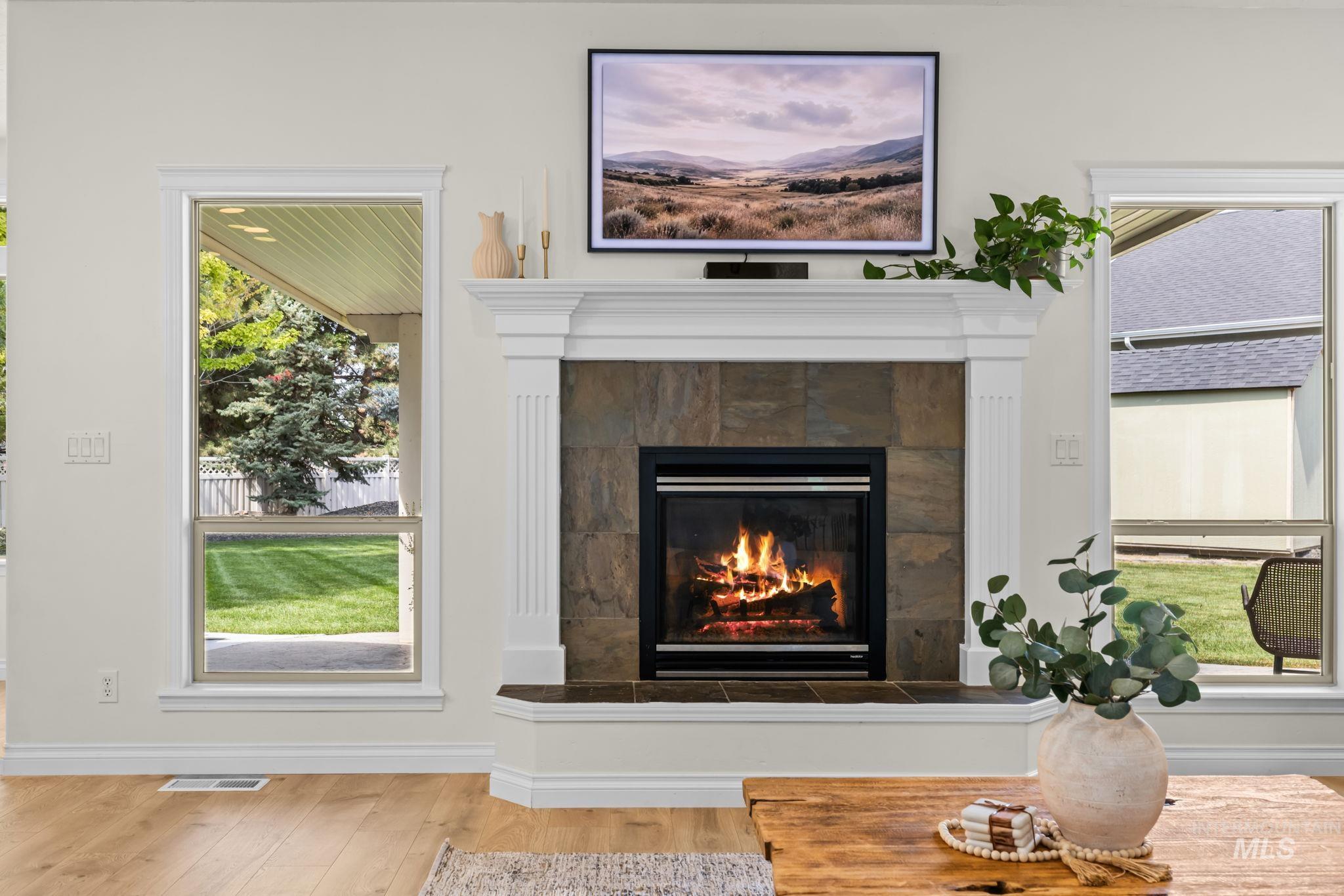 2818 E Shadowview, Eagle, Idaho 83616, 4 Bedrooms, 2 Bathrooms, Residential For Sale, Price $619,995,MLS 98998936