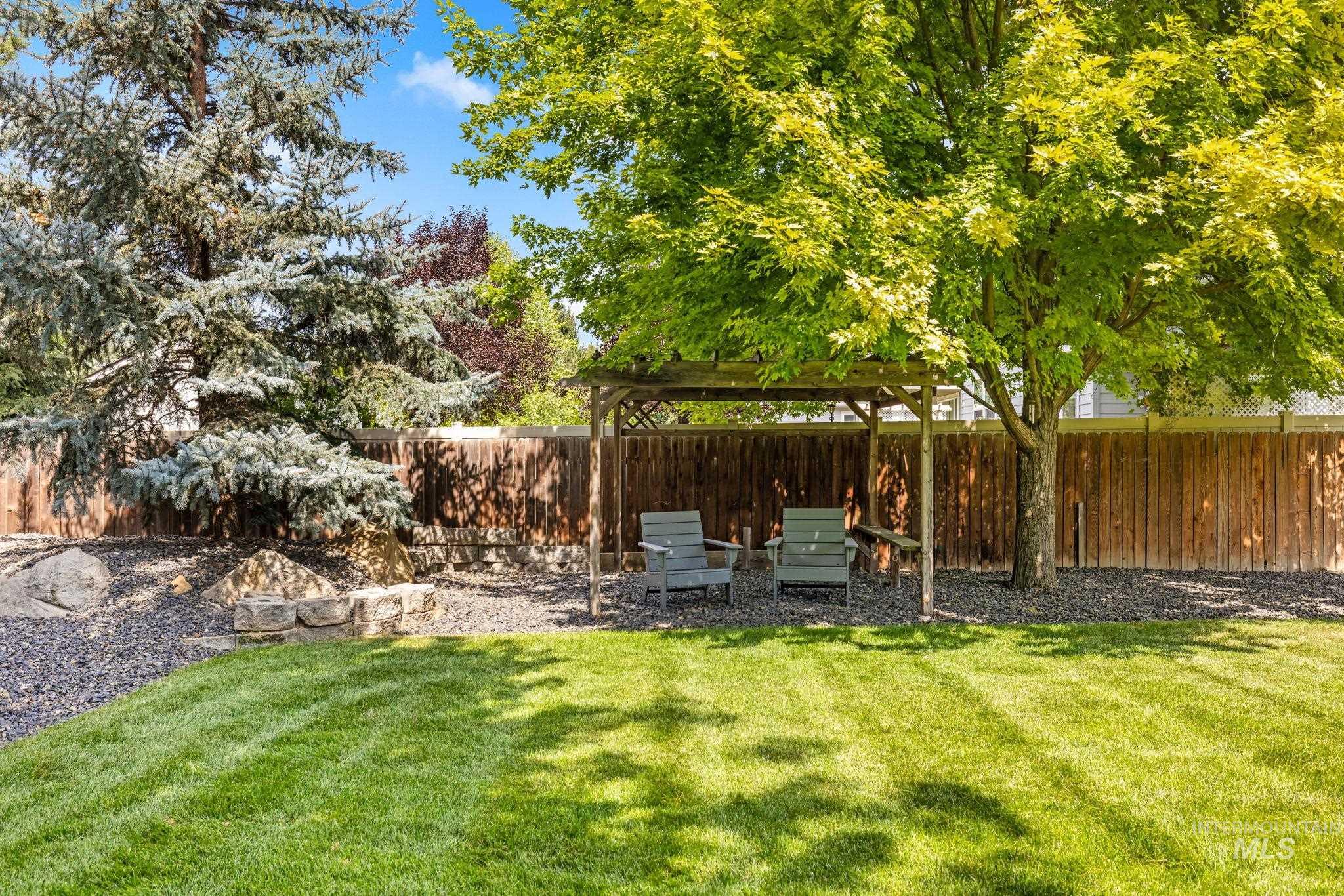 2818 E Shadowview, Eagle, Idaho 83616, 4 Bedrooms, 2 Bathrooms, Residential For Sale, Price $619,995,MLS 98998936