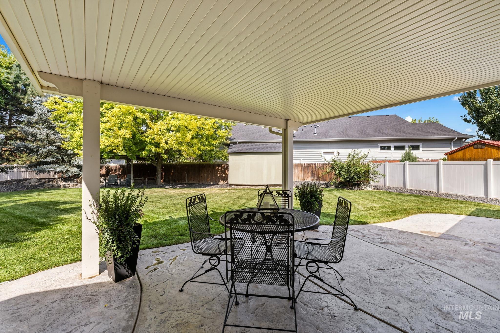 2818 E Shadowview, Eagle, Idaho 83616, 4 Bedrooms, 2 Bathrooms, Residential For Sale, Price $619,995,MLS 98998936