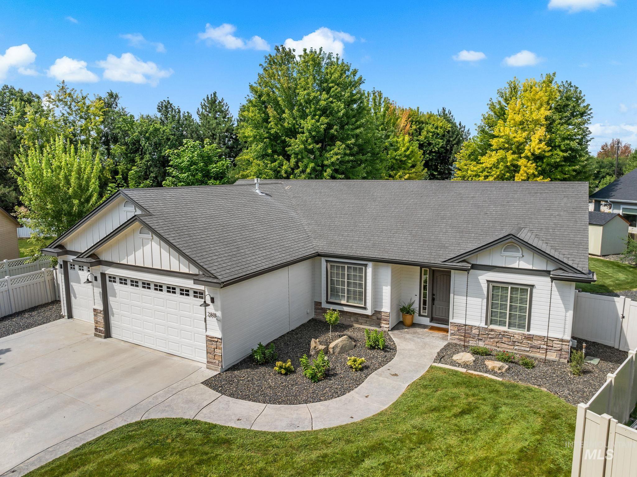 2818 E Shadowview, Eagle, Idaho 83616, 4 Bedrooms, 2 Bathrooms, Residential For Sale, Price $619,995,MLS 98998936