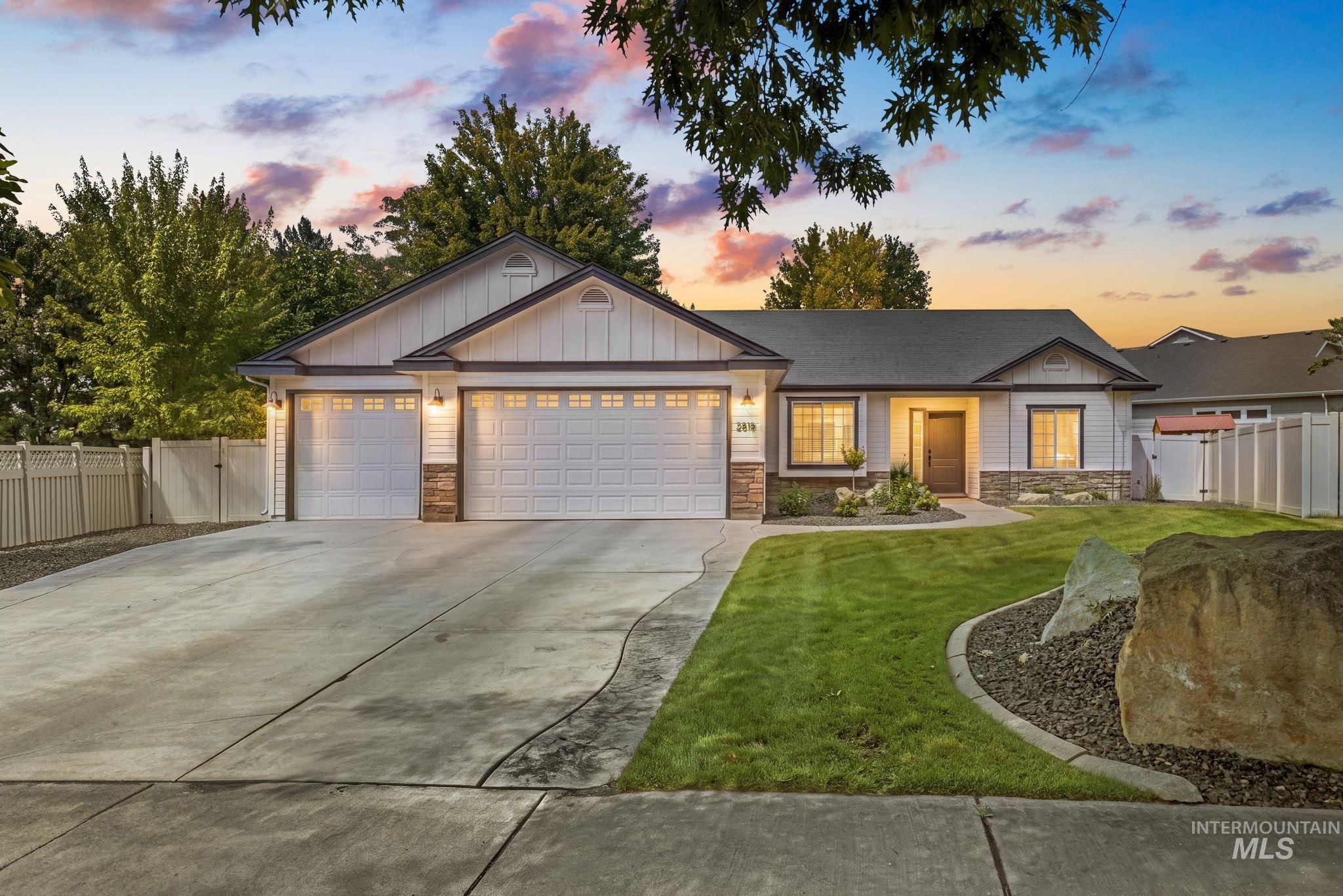 2818 E Shadowview, Eagle, Idaho 83616, 4 Bedrooms, 2 Bathrooms, Residential For Sale, Price $619,995,MLS 98998936