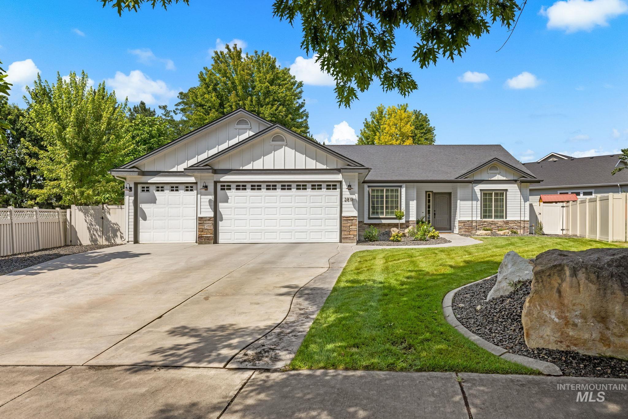 2818 E Shadowview, Eagle, Idaho 83616, 4 Bedrooms, 2 Bathrooms, Residential For Sale, Price $619,995,MLS 98998936