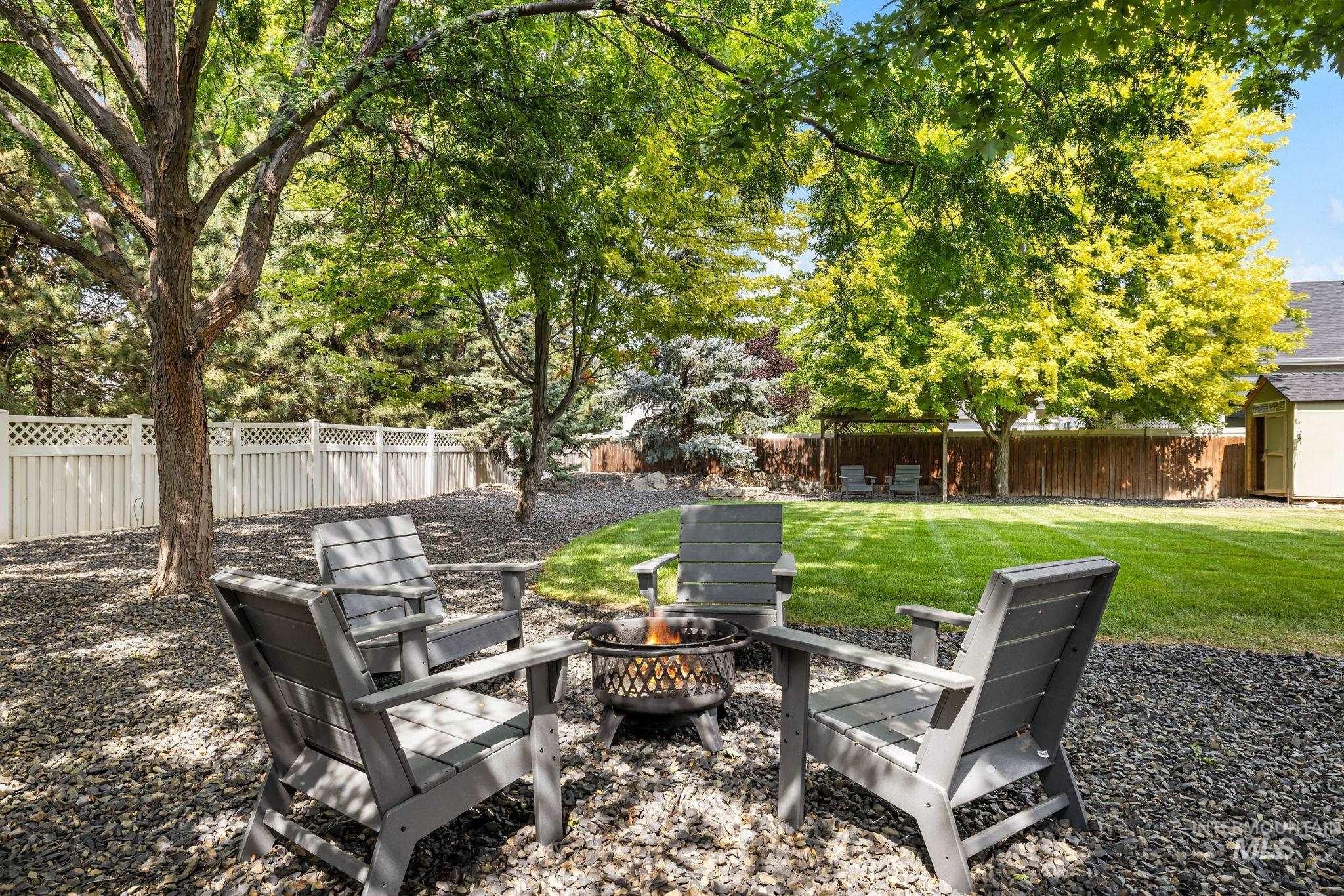 2818 E Shadowview, Eagle, Idaho 83616, 4 Bedrooms, 2 Bathrooms, Residential For Sale, Price $619,995,MLS 98998936