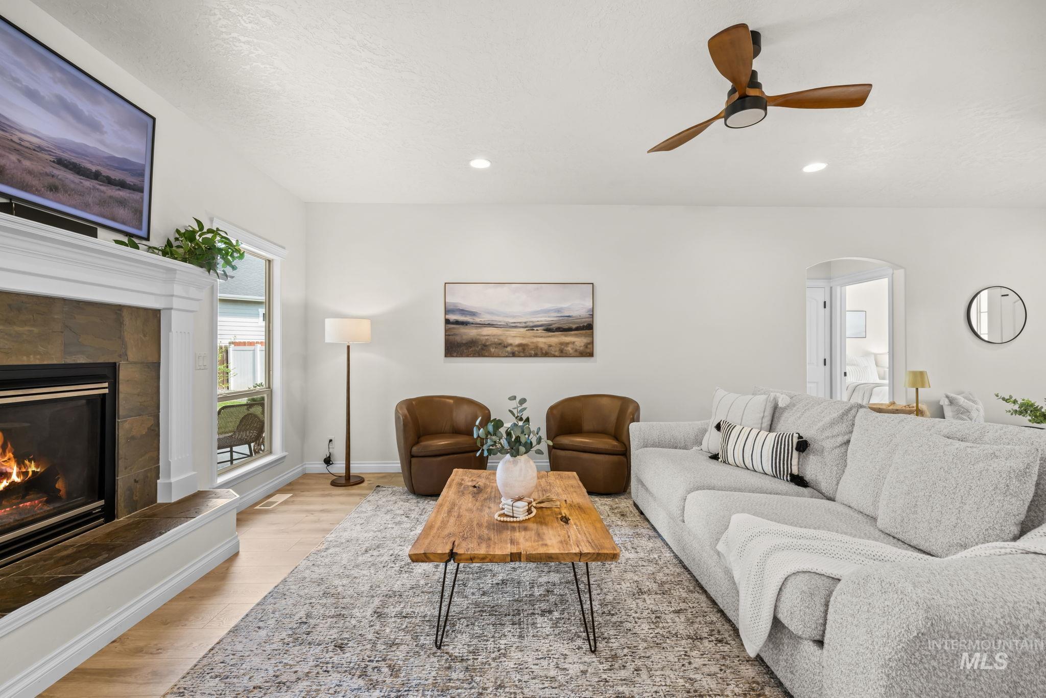 2818 E Shadowview, Eagle, Idaho 83616, 4 Bedrooms, 2 Bathrooms, Residential For Sale, Price $619,995,MLS 98998936