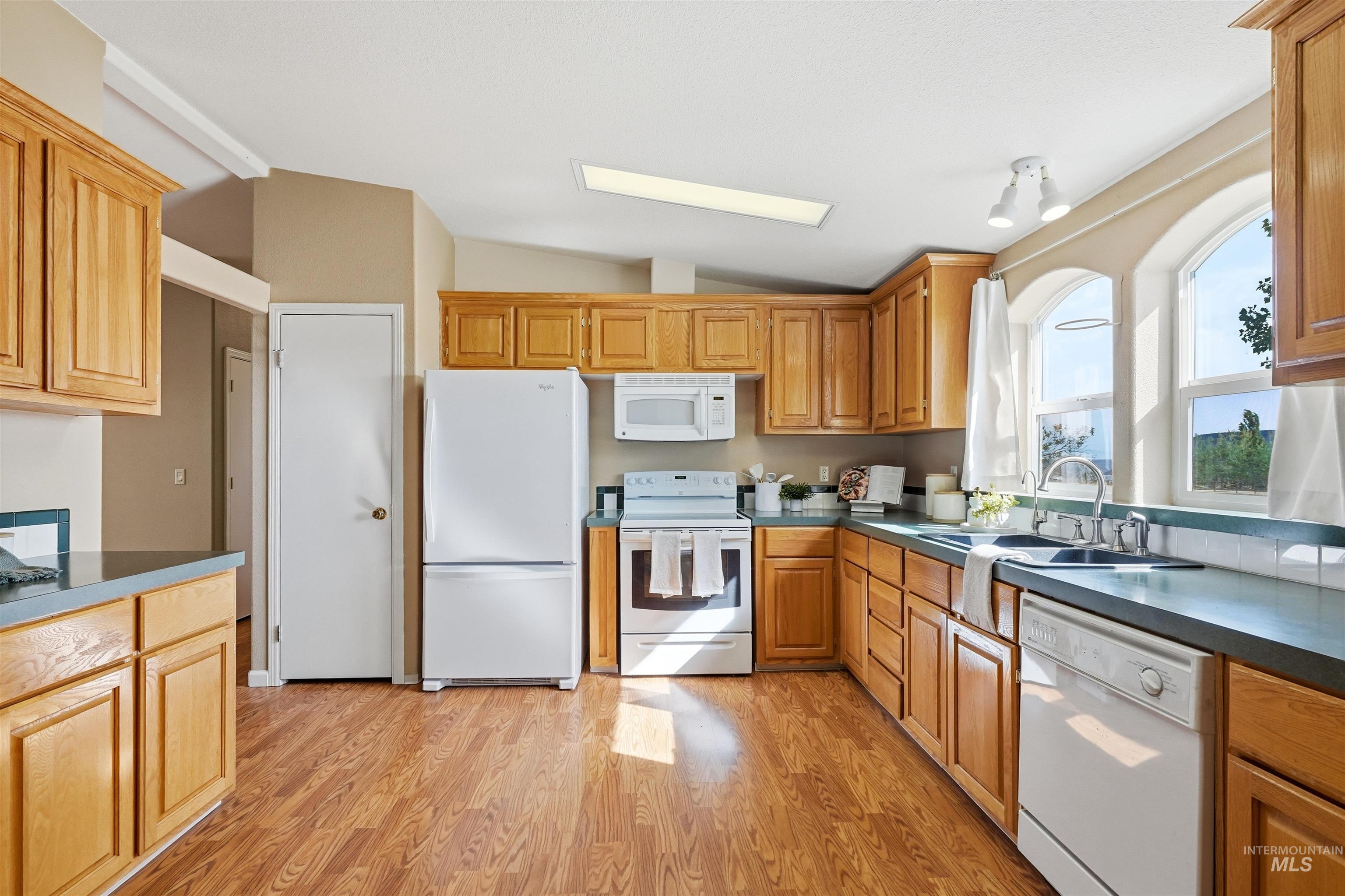 15513 War Eagle Rd, Murphy, Idaho 83650, 3 Bedrooms, 2 Bathrooms, Residential For Sale, Price $467,000, 98998939