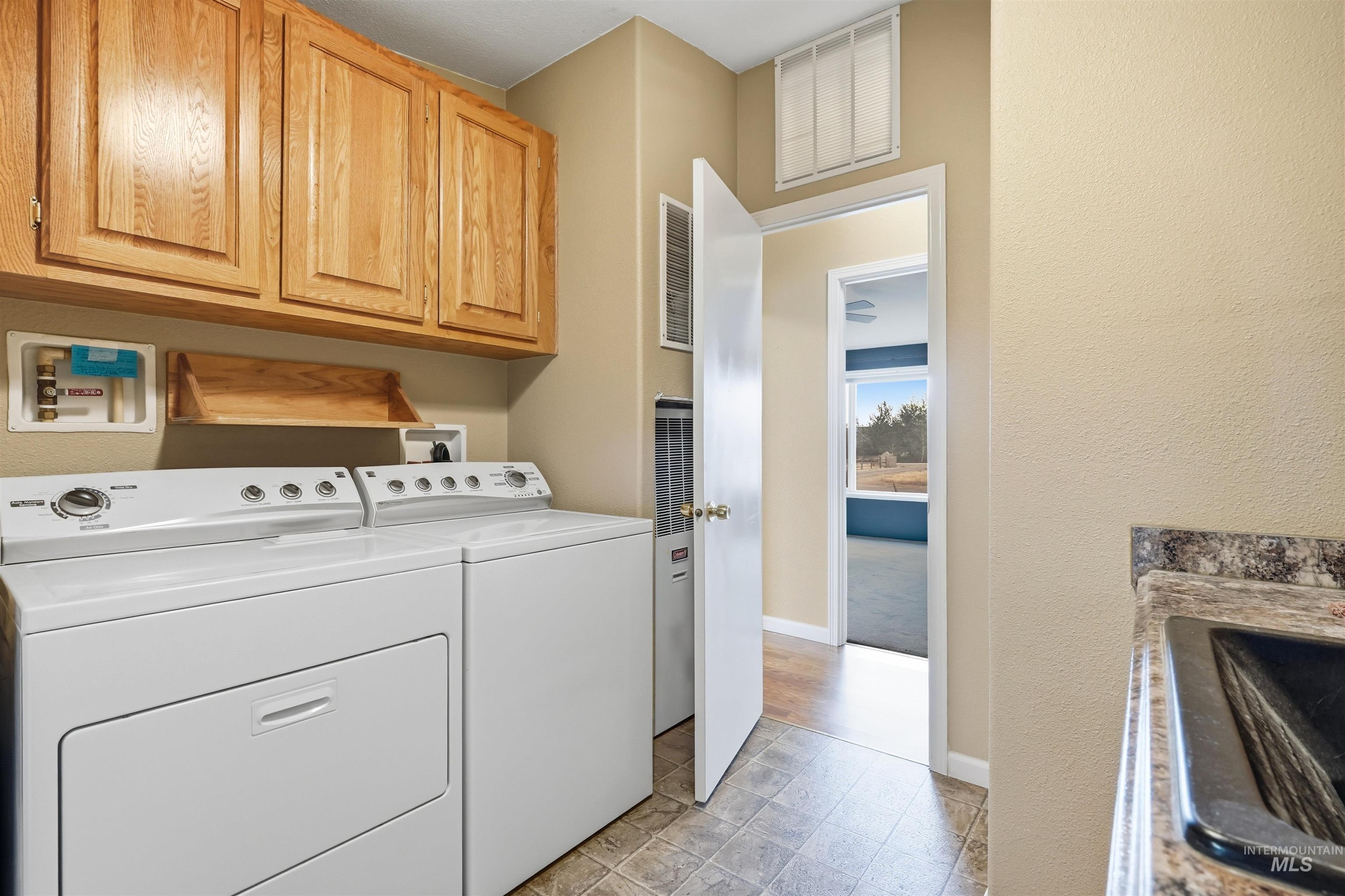 15513 War Eagle Rd, Murphy, Idaho 83650, 3 Bedrooms, 2 Bathrooms, Residential For Sale, Price $467,000, 98998939
