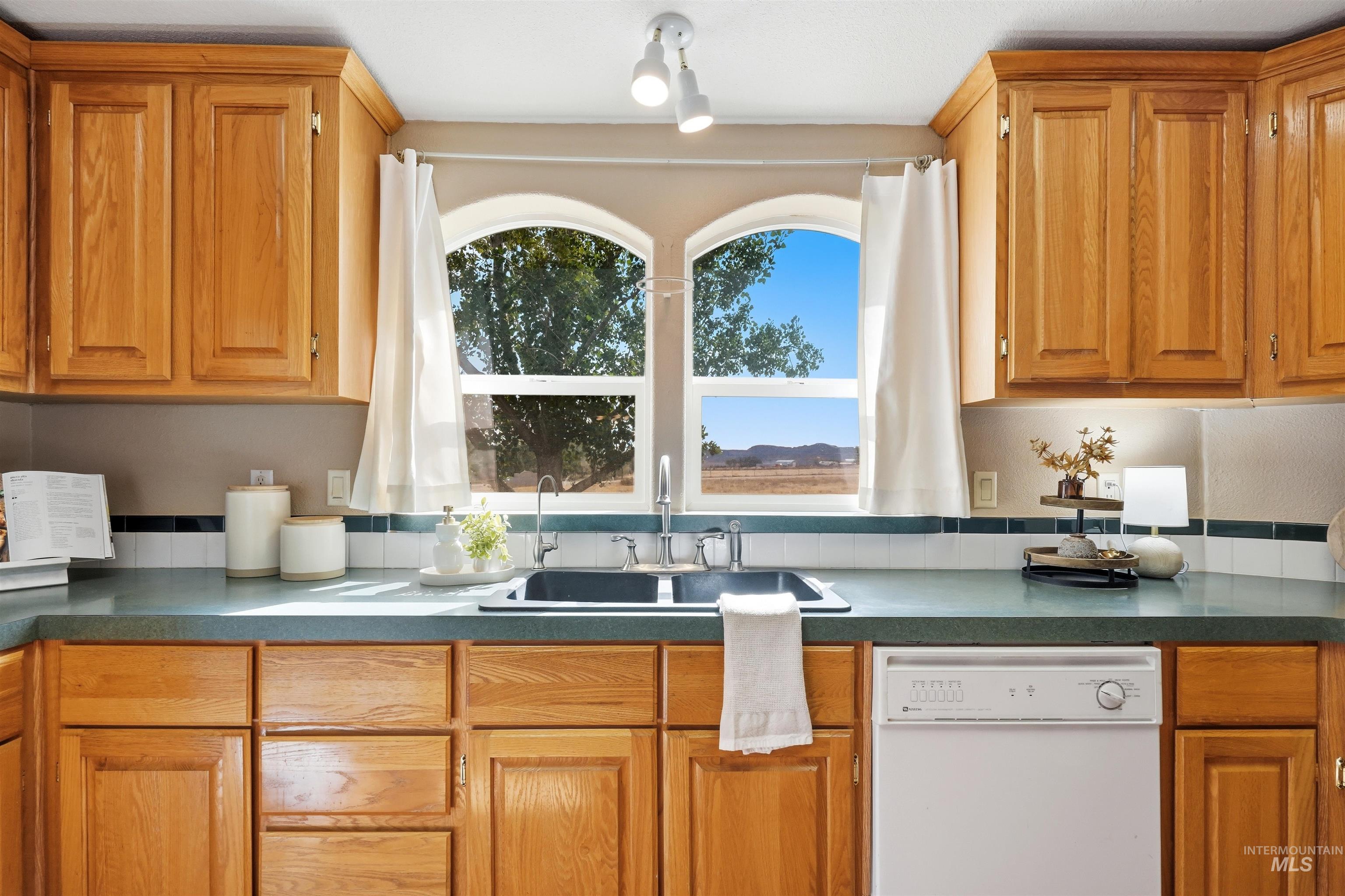 15513 War Eagle Rd, Murphy, Idaho 83650, 3 Bedrooms, 2 Bathrooms, Residential For Sale, Price $467,000, 98998939