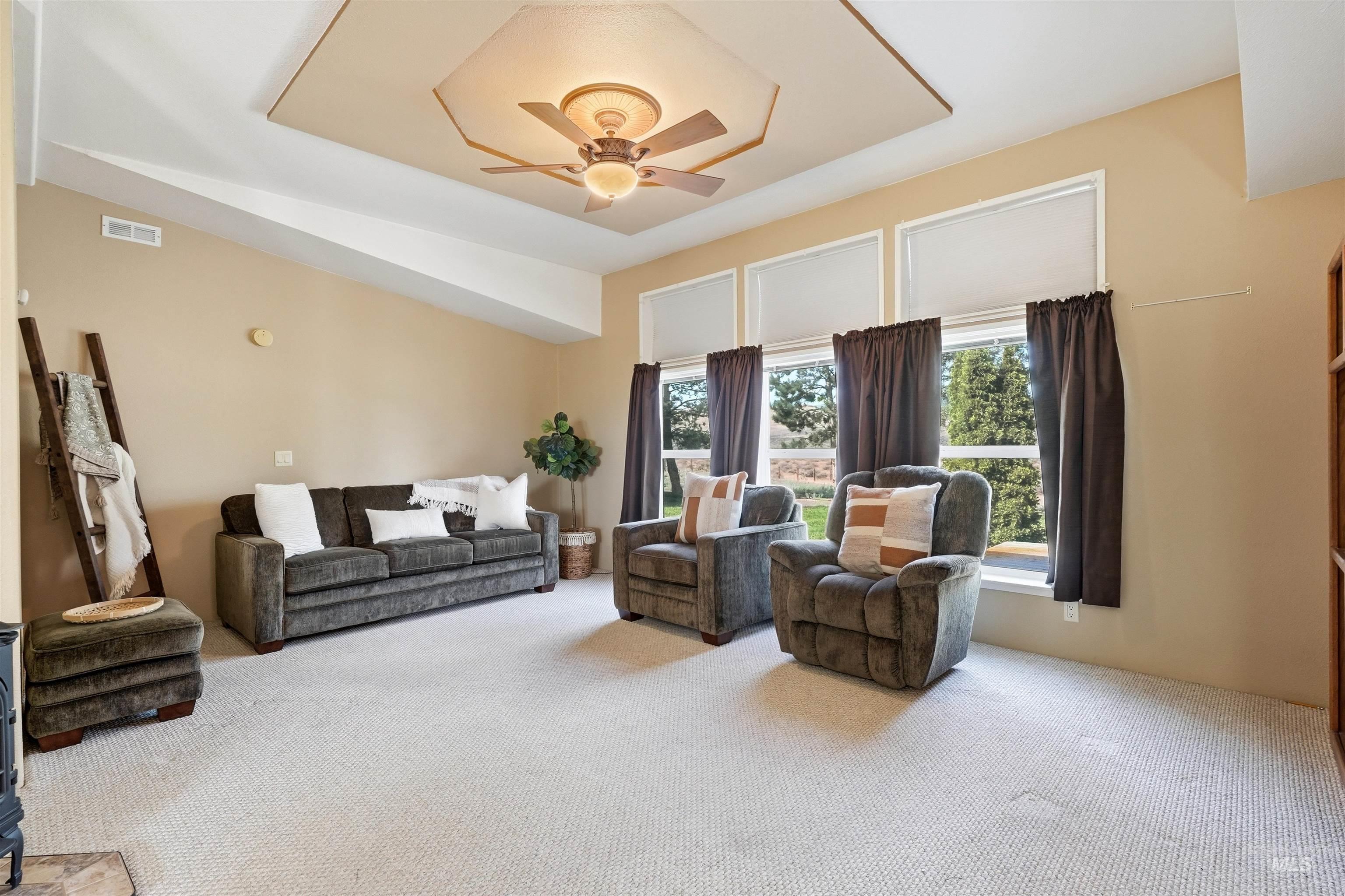 15513 War Eagle Rd, Murphy, Idaho 83650, 3 Bedrooms, 2 Bathrooms, Residential For Sale, Price $467,000, 98998939