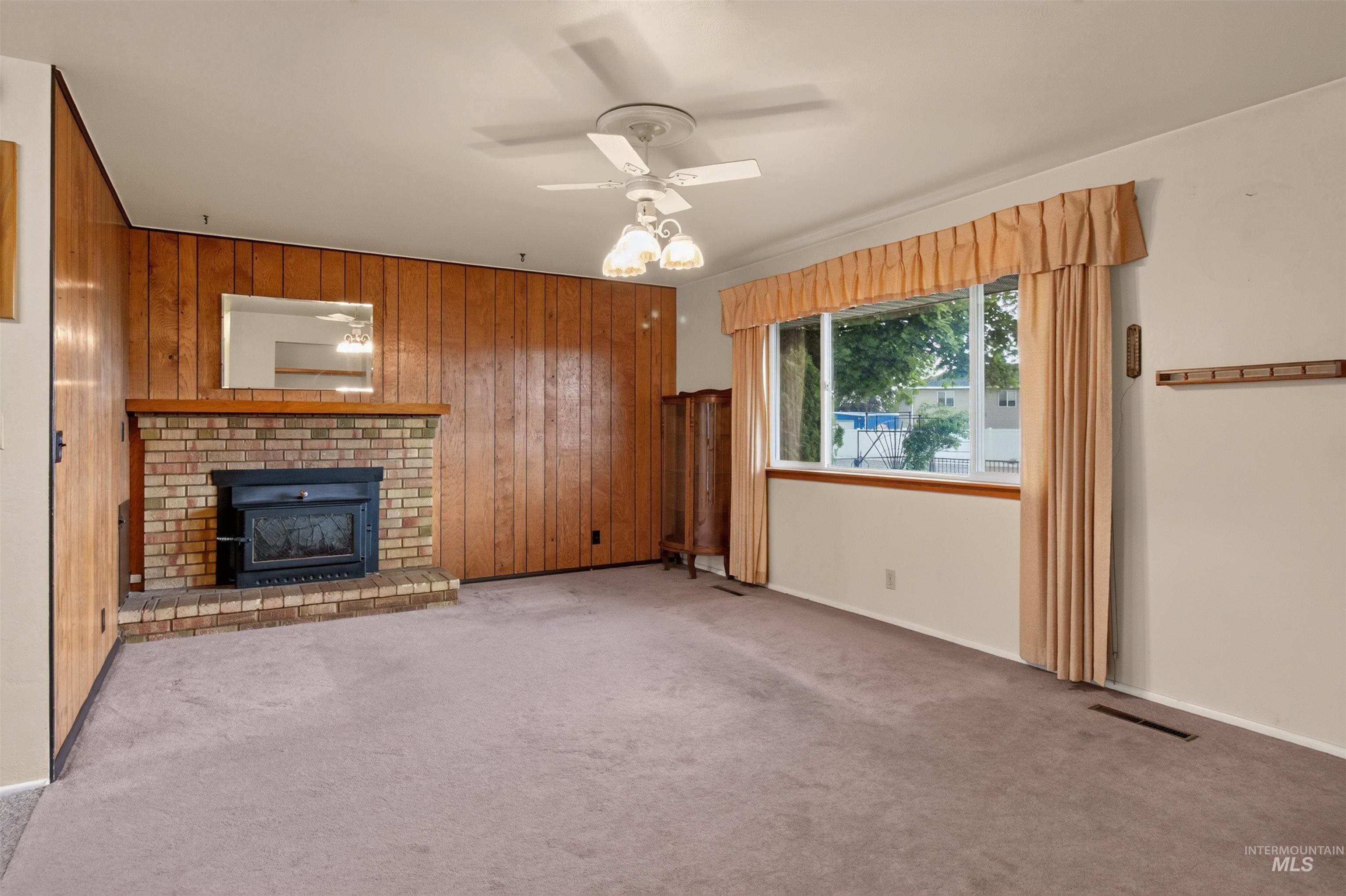 1741 21st St, Heyburn, Idaho 83336, 4 Bedrooms, 1 Bathroom, Residential For Sale, Price $325,000,MLS 98998940