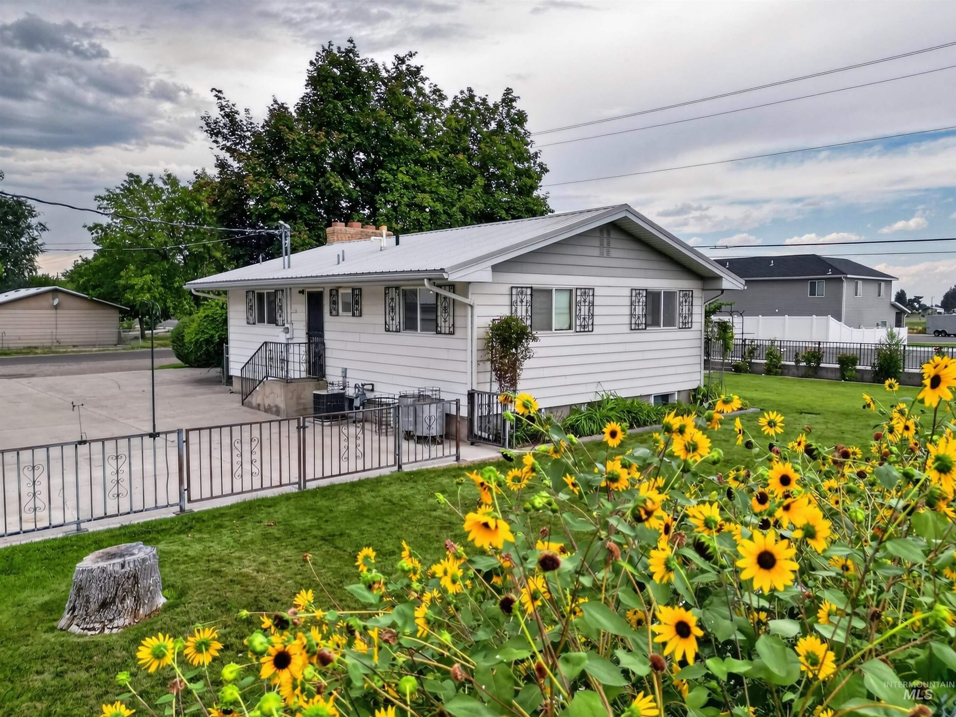 1741 21st St, Heyburn, Idaho 83336, 4 Bedrooms, 1 Bathroom, Residential For Sale, Price $325,000,MLS 98998940