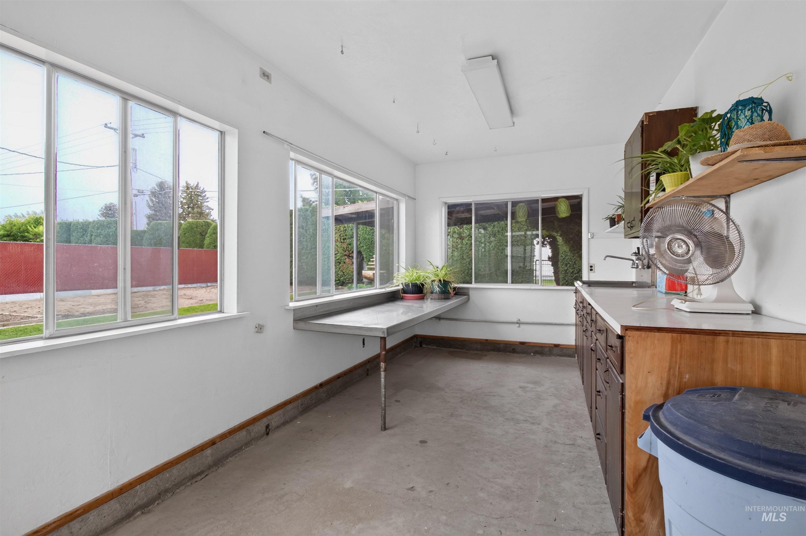 1741 21st St, Heyburn, Idaho 83336, 4 Bedrooms, 1 Bathroom, Residential For Sale, Price $325,000,MLS 98998940