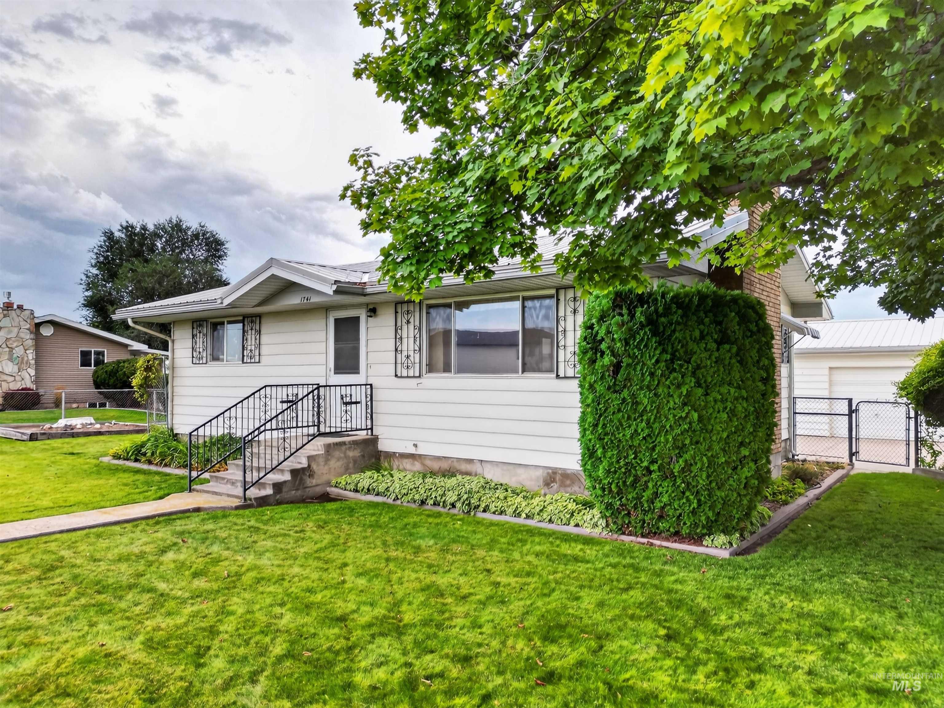 1741 21st St, Heyburn, Idaho 83336, 4 Bedrooms, 1 Bathroom, Residential For Sale, Price $325,000,MLS 98998940