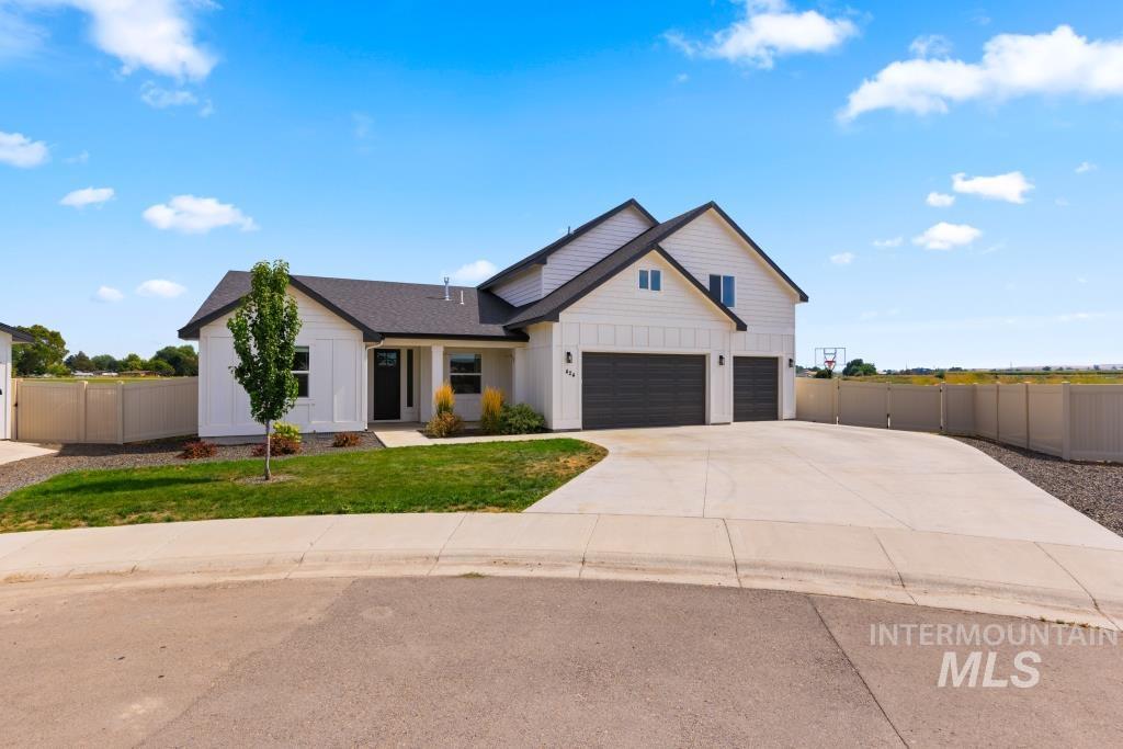 424 October Sky St, New Plymouth, Idaho 83655, 6 Bedrooms, 3.5 Bathrooms, Residential For Sale, Price $620,000, 98998942