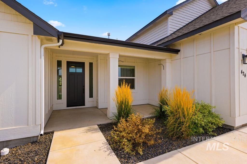 424 October Sky St, New Plymouth, Idaho 83655, 6 Bedrooms, 3.5 Bathrooms, Residential For Sale, Price $620,000, 98998942
