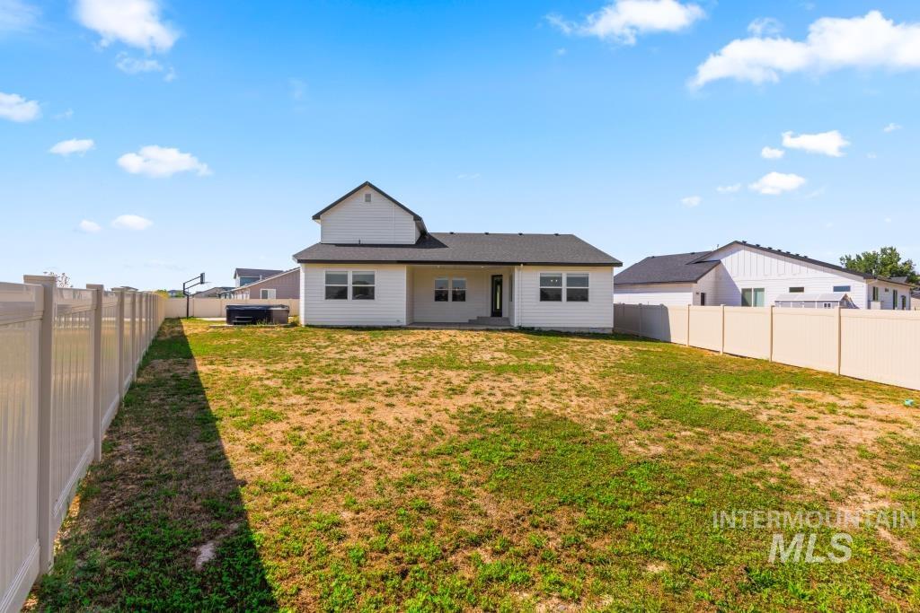 424 October Sky St, New Plymouth, Idaho 83655, 6 Bedrooms, 3.5 Bathrooms, Residential For Sale, Price $620,000, 98998942