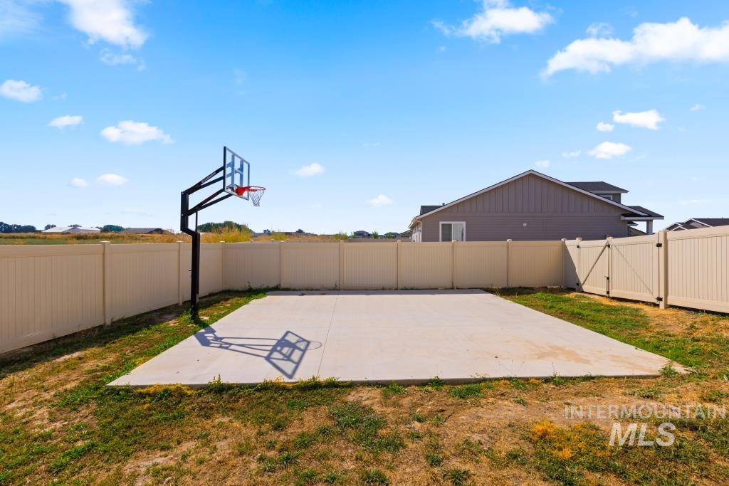 424 October Sky St, New Plymouth, Idaho 83655, 6 Bedrooms, 3.5 Bathrooms, Residential For Sale, Price $620,000, 98998942