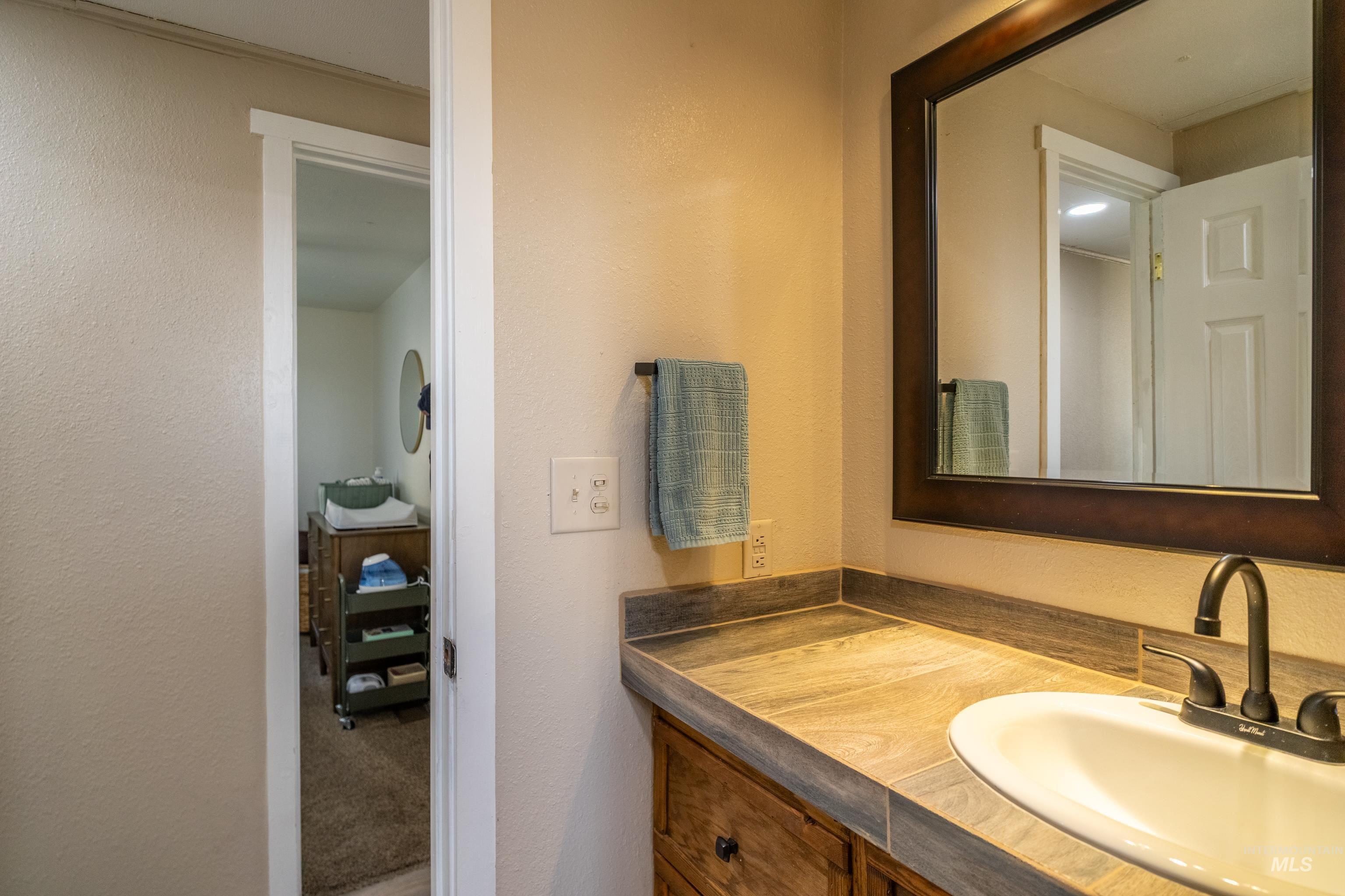 32240 Highway 129, Asotin, Washington 99402, 3 Bedrooms, 2 Bathrooms, Residential For Sale, Price $450,000, 98998944