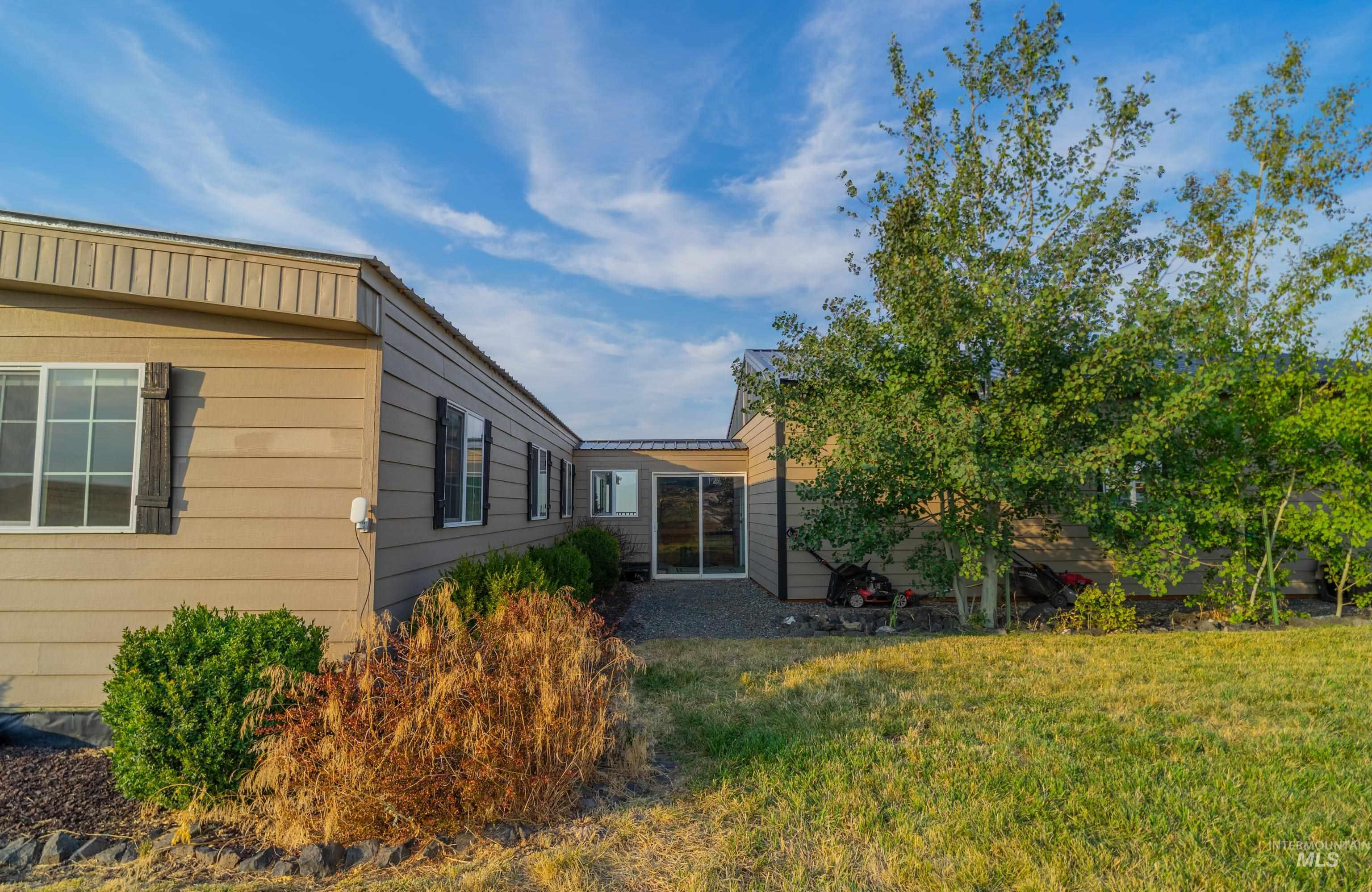 32240 Highway 129, Asotin, Washington 99402, 3 Bedrooms, 2 Bathrooms, Residential For Sale, Price $450,000, 98998944