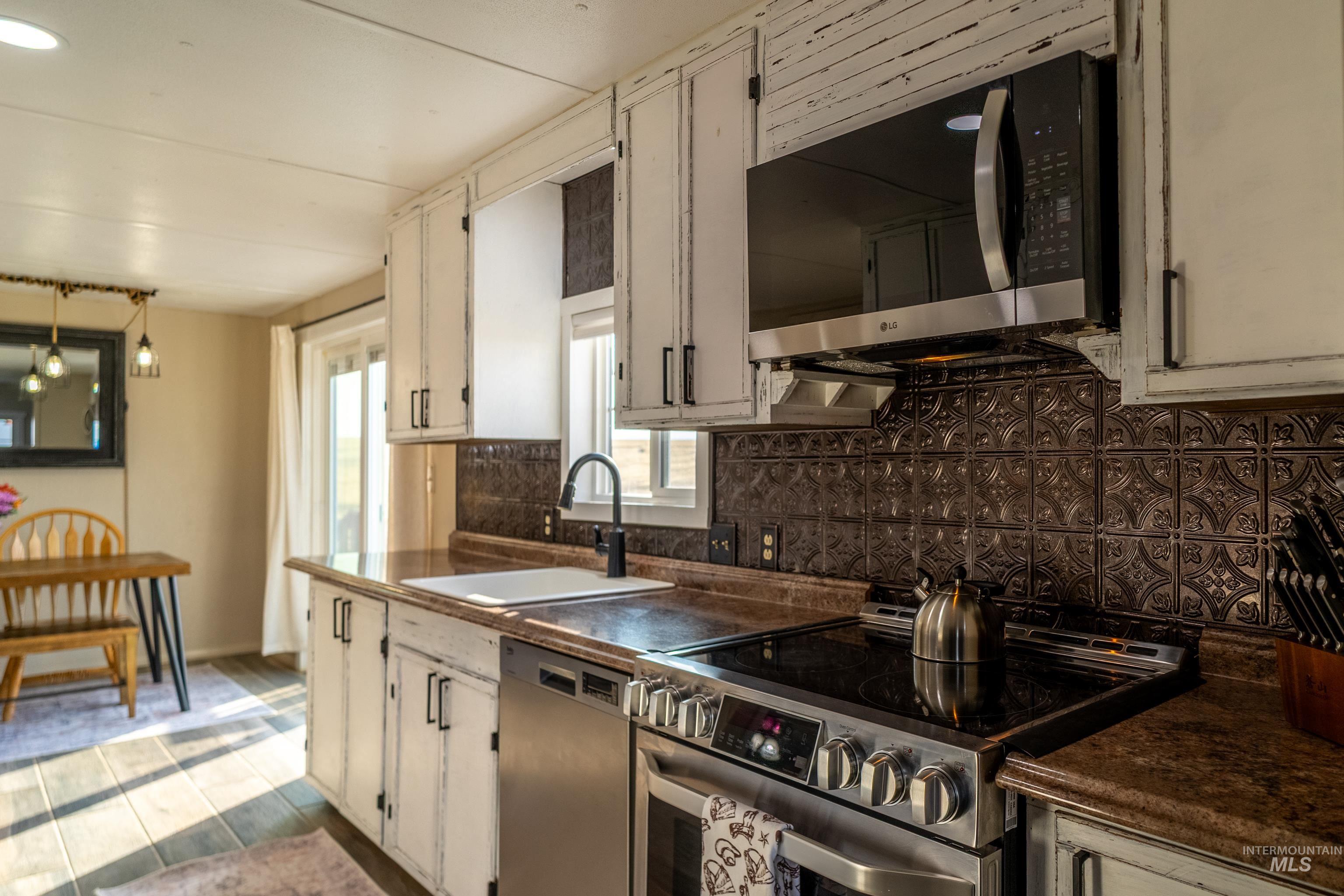 32240 Highway 129, Asotin, Washington 99402, 3 Bedrooms, 2 Bathrooms, Residential For Sale, Price $450,000, 98998944