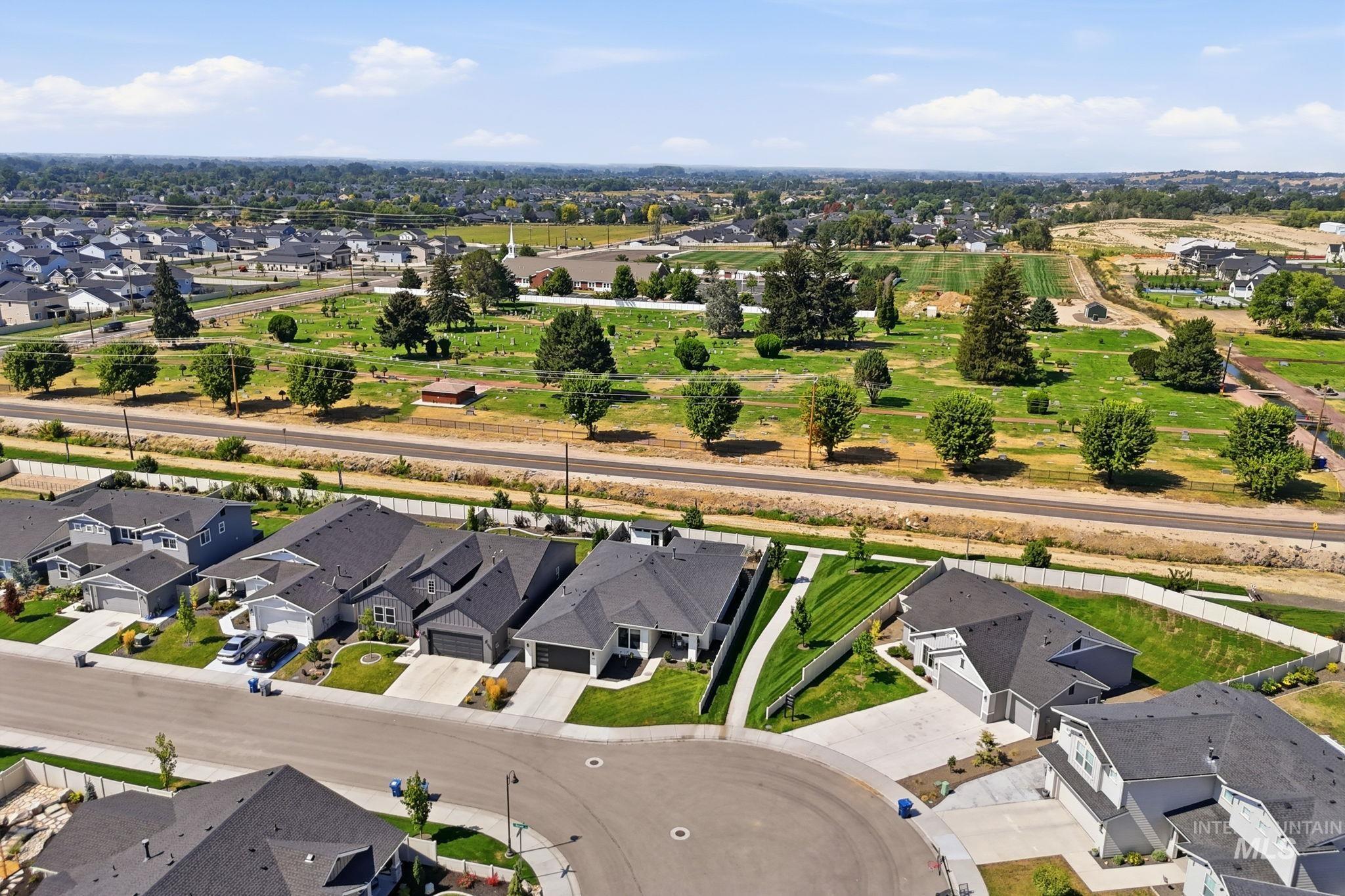 1817 N Burnam Ave, Star, Idaho 83669, 3 Bedrooms, 2.5 Bathrooms, Residential For Sale, Price $630,000,MLS 98998945