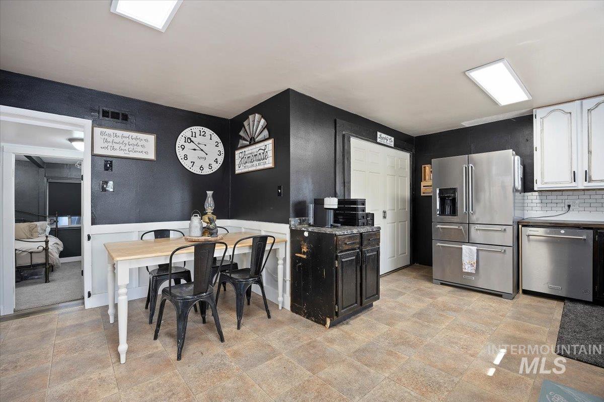 320 14th Ave N, Buhl, Idaho 83316, 3 Bedrooms, 1.5 Bathrooms, Residential For Sale, Price $289,900,MLS 98998947