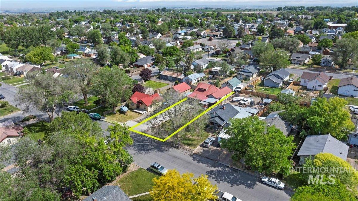 320 14th Ave N, Buhl, Idaho 83316, 3 Bedrooms, 1.5 Bathrooms, Residential For Sale, Price $289,900,MLS 98998947