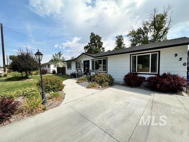 930 N 8th St, Payette, Idaho 83661, 3 Bedrooms, 3 Bathrooms, Residential For Sale, Price $335,000,MLS 98998949