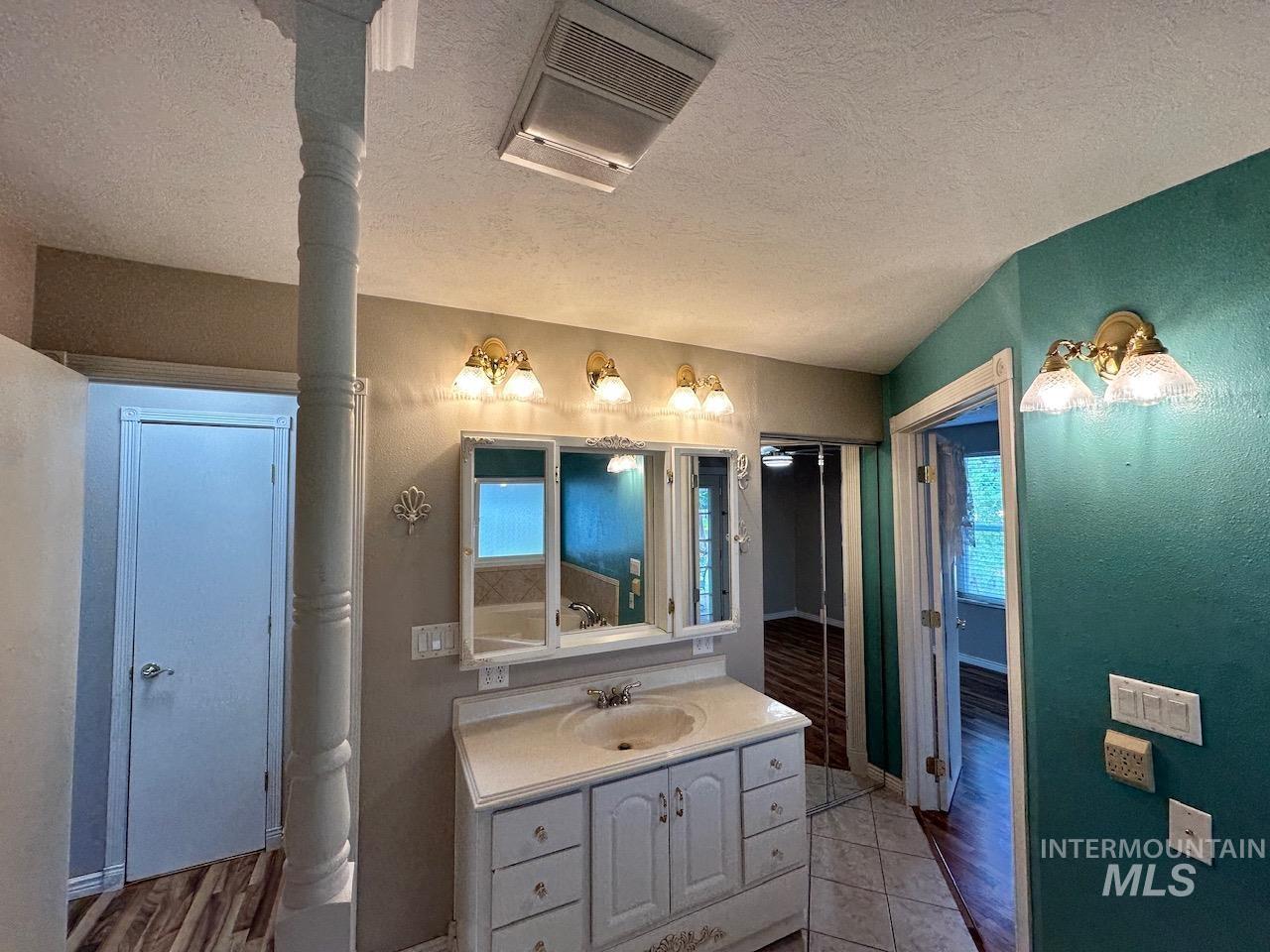 930 N 8th St, Payette, Idaho 83661, 3 Bedrooms, 3 Bathrooms, Residential For Sale, Price $335,000,MLS 98998949