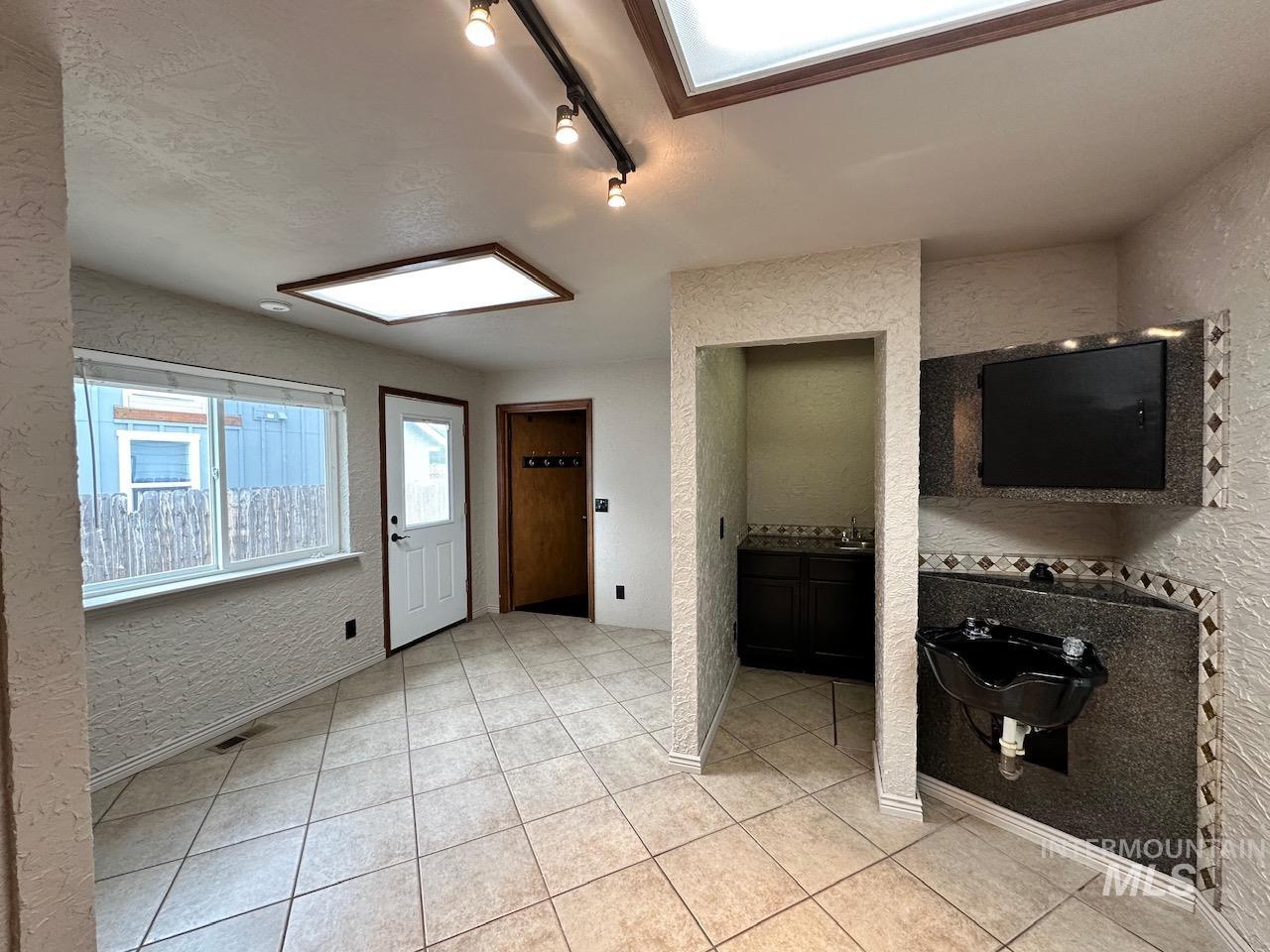 930 N 8th St, Payette, Idaho 83661, 3 Bedrooms, 3 Bathrooms, Residential For Sale, Price $335,000,MLS 98998949