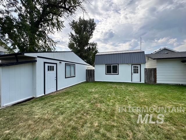 930 N 8th St, Payette, Idaho 83661, 3 Bedrooms, 3 Bathrooms, Residential For Sale, Price $335,000,MLS 98998949