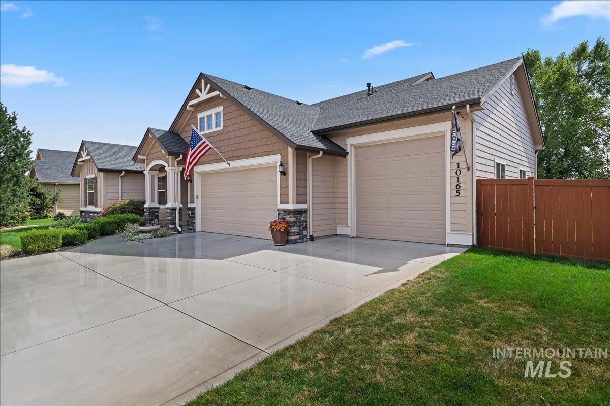 10165 W Purple Ash Dr., Star, Idaho 83669, 4 Bedrooms, 2 Bathrooms, Residential For Sale, Price $700,000,MLS 98998950
