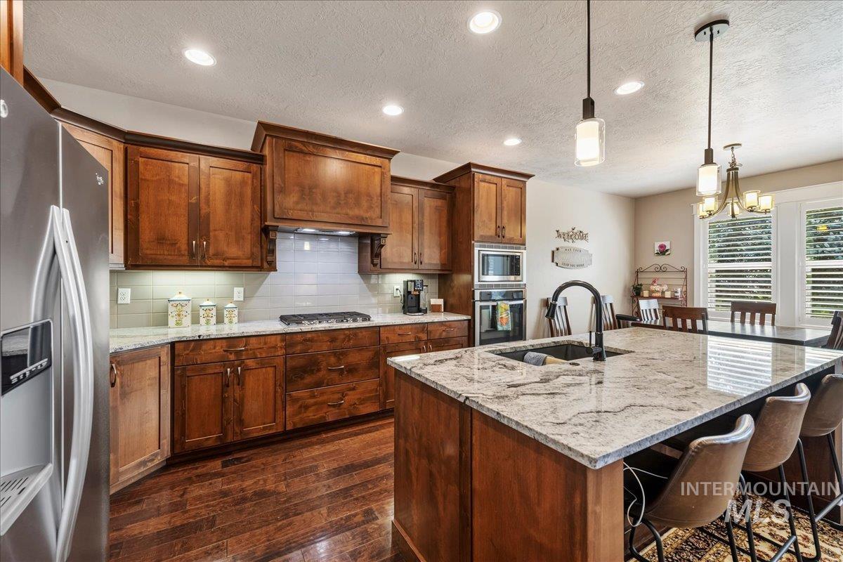 10165 W Purple Ash Dr., Star, Idaho 83669, 4 Bedrooms, 2 Bathrooms, Residential For Sale, Price $700,000,MLS 98998950