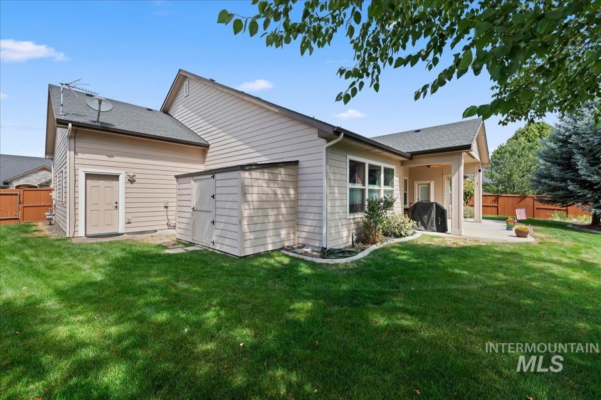 10165 W Purple Ash Dr., Star, Idaho 83669, 4 Bedrooms, 2 Bathrooms, Residential For Sale, Price $700,000,MLS 98998950