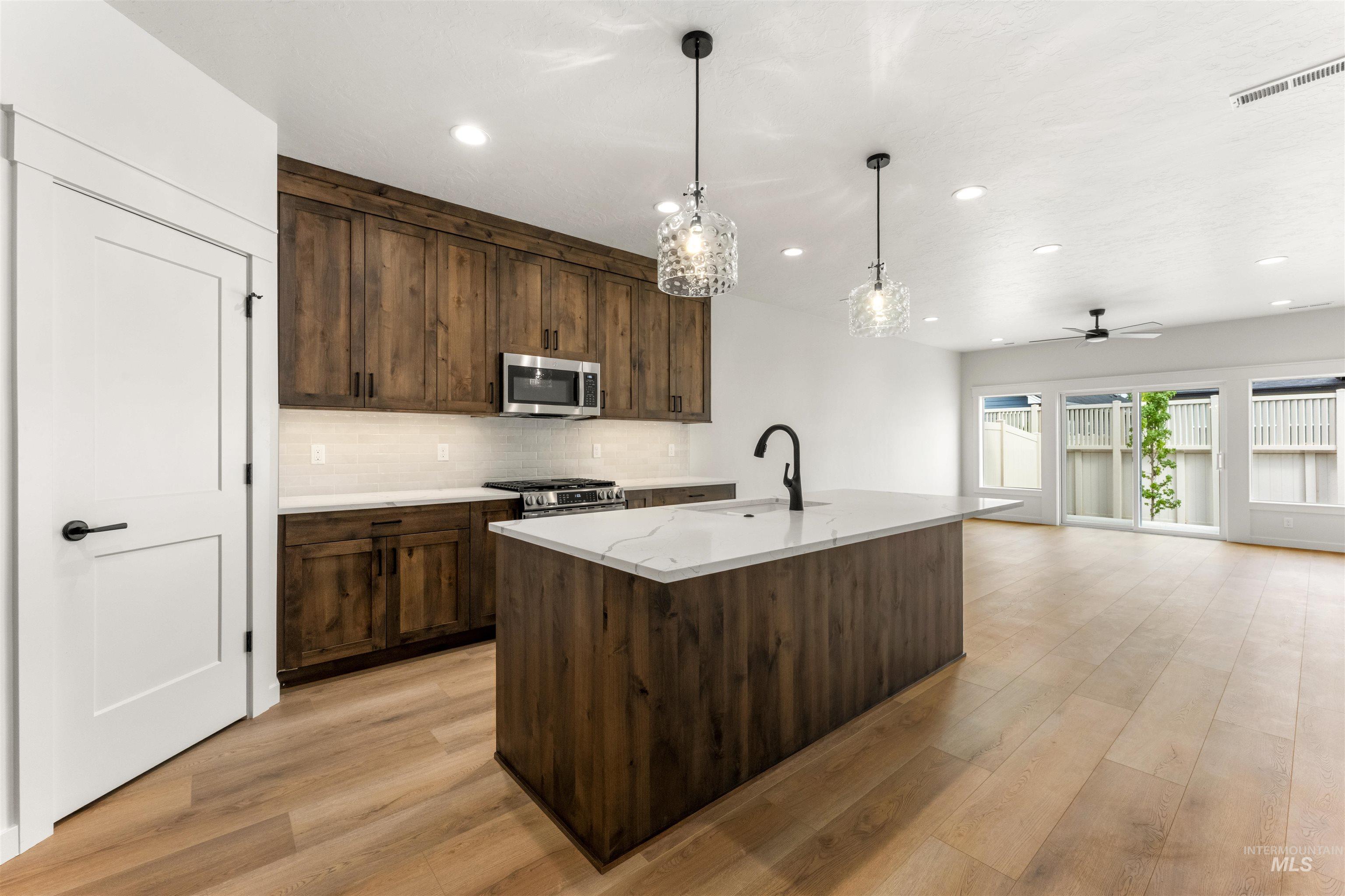11896 W Joslyn Lane, Star, Idaho 83669, 2 Bedrooms, 2 Bathrooms, Residential For Sale, Price $439,900, 98998951