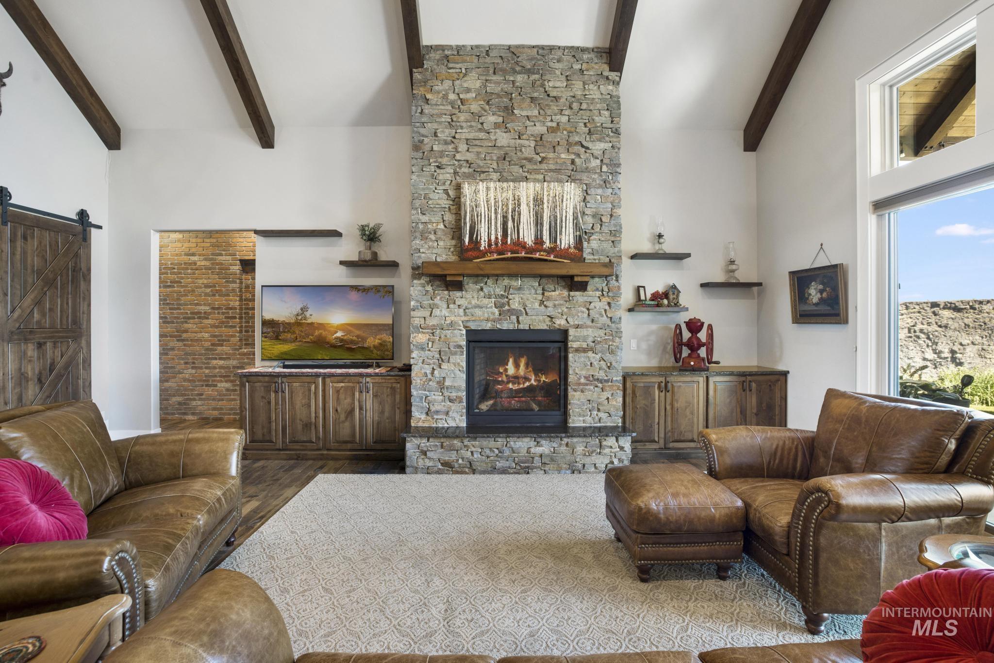 3586 E 4000 N, Kimberly, Idaho 83341, 3 Bedrooms, 5 Bathrooms, Residential For Sale, Price $2,850,000, 98998952