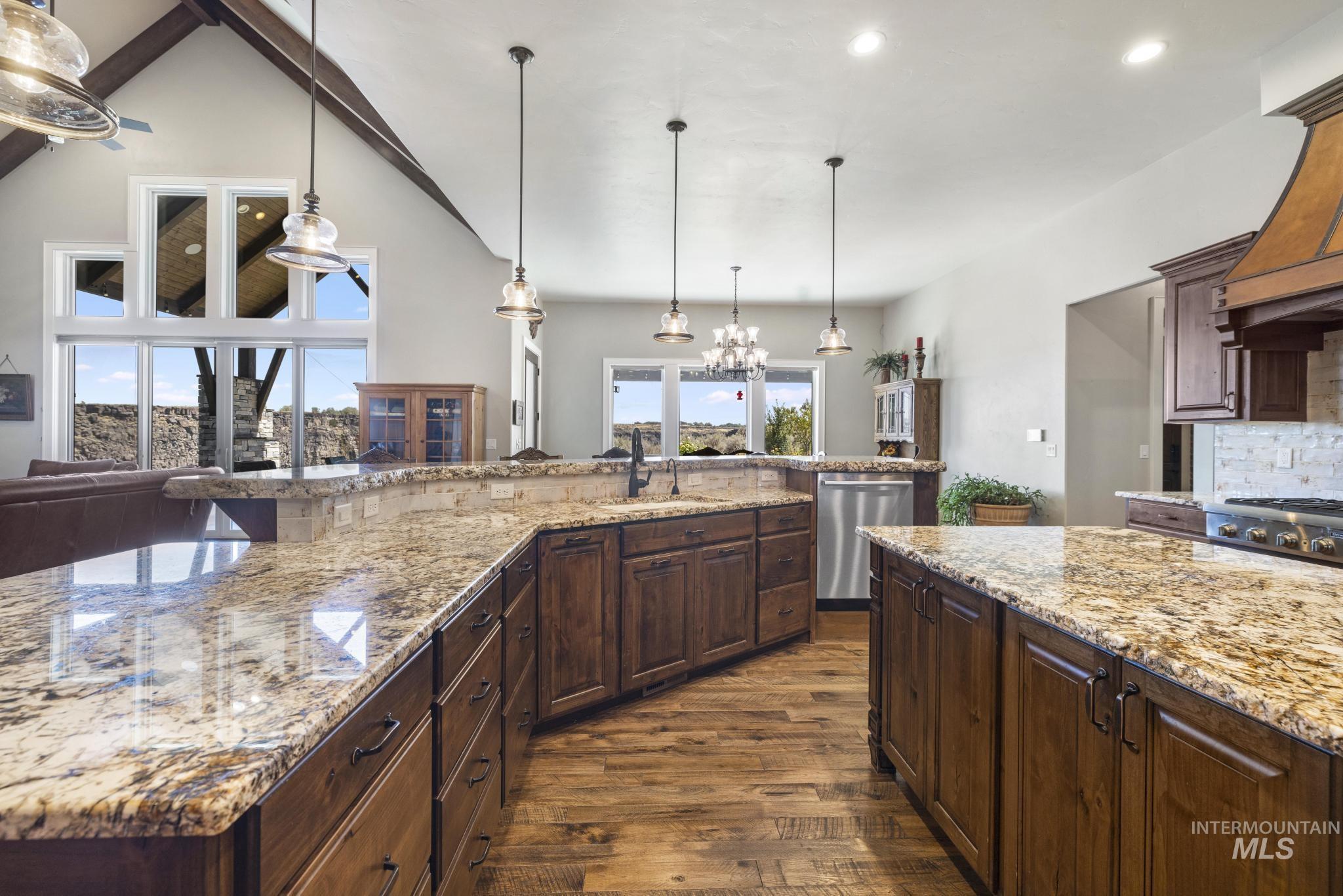 3586 E 4000 N, Kimberly, Idaho 83341, 3 Bedrooms, 5 Bathrooms, Residential For Sale, Price $2,850,000, 98998952