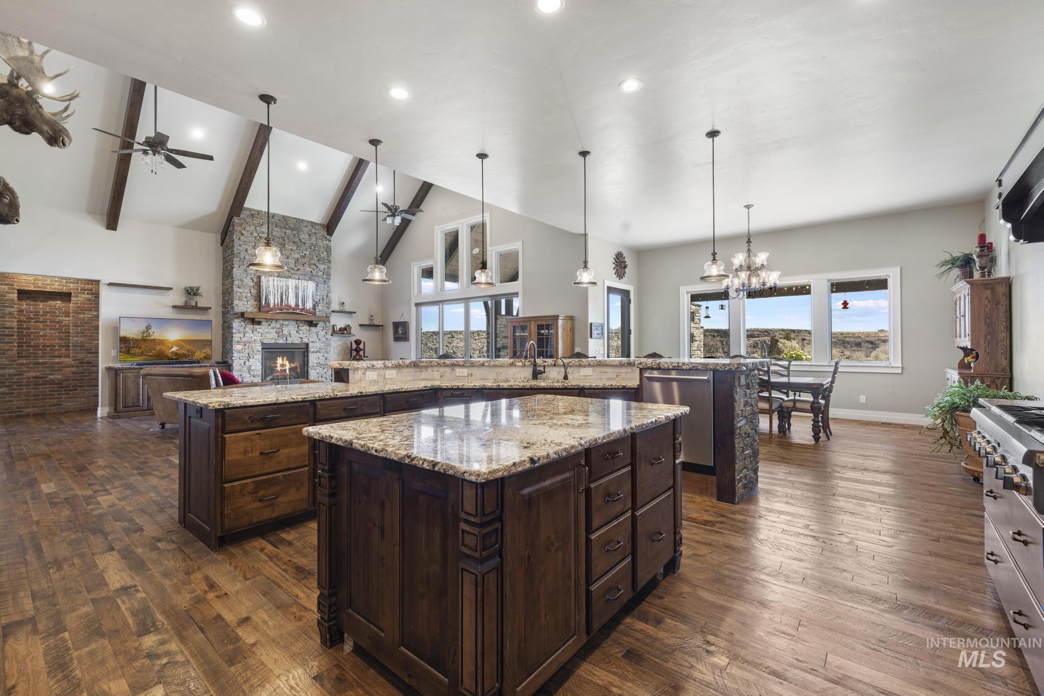 3586 E 4000 N, Kimberly, Idaho 83341, 3 Bedrooms, 5 Bathrooms, Residential For Sale, Price $2,850,000, 98998952