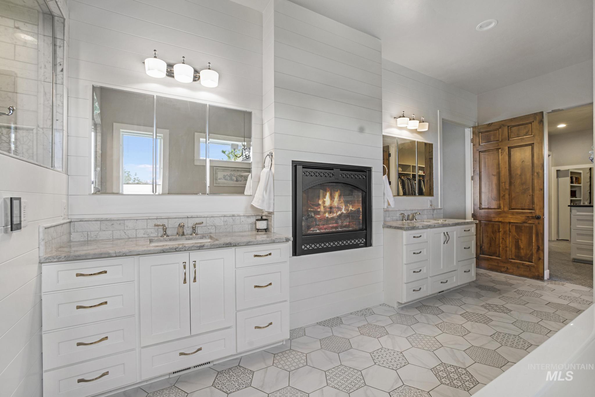 3586 E 4000 N, Kimberly, Idaho 83341, 3 Bedrooms, 5 Bathrooms, Residential For Sale, Price $2,850,000, 98998952