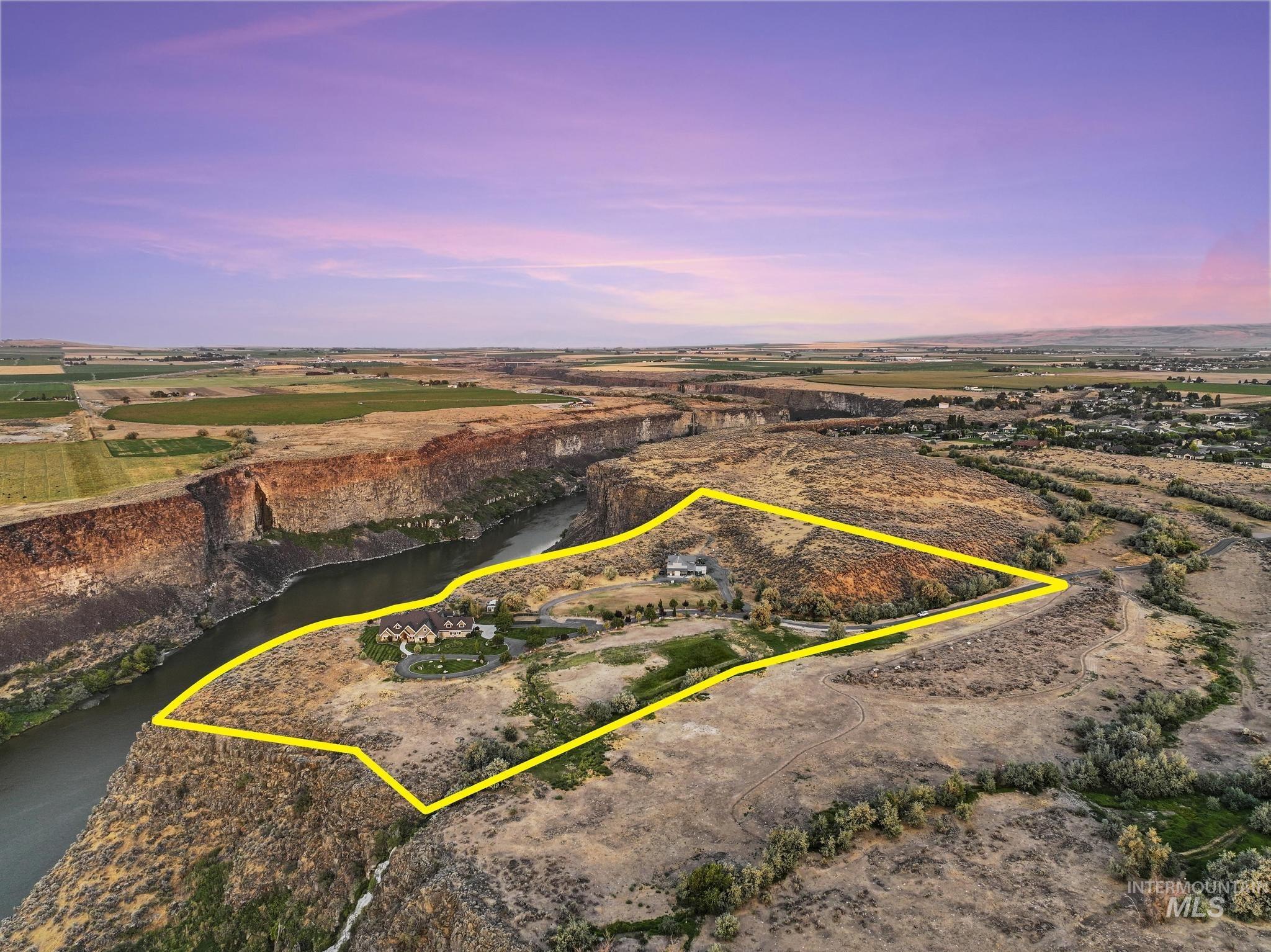 3586 E 4000 N, Kimberly, Idaho 83341, 3 Bedrooms, 5 Bathrooms, Residential For Sale, Price $2,850,000, 98998952